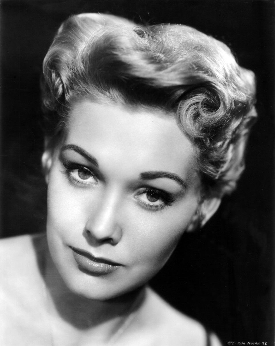 954x1200 Kim Novak Wallpaper