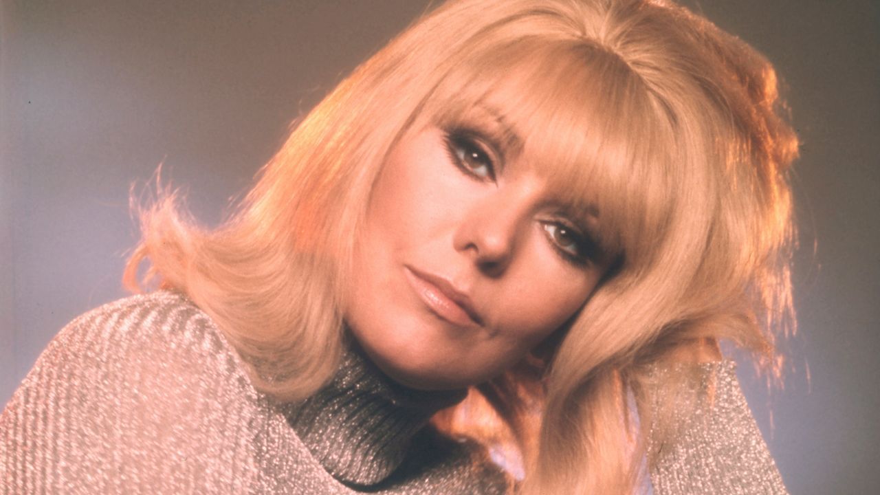 1280x720 Kim Novak: The Life of a Hollywood Rebel, in Photo