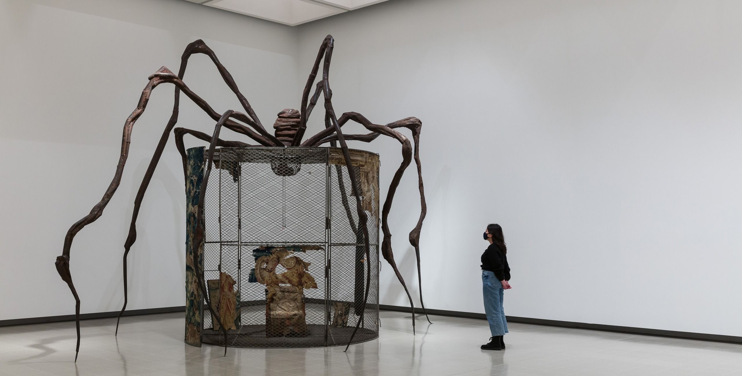 2560x1298 Louise Bourgeois, The Woven Child reviewed by Alice Burnhope. Hole & Corner