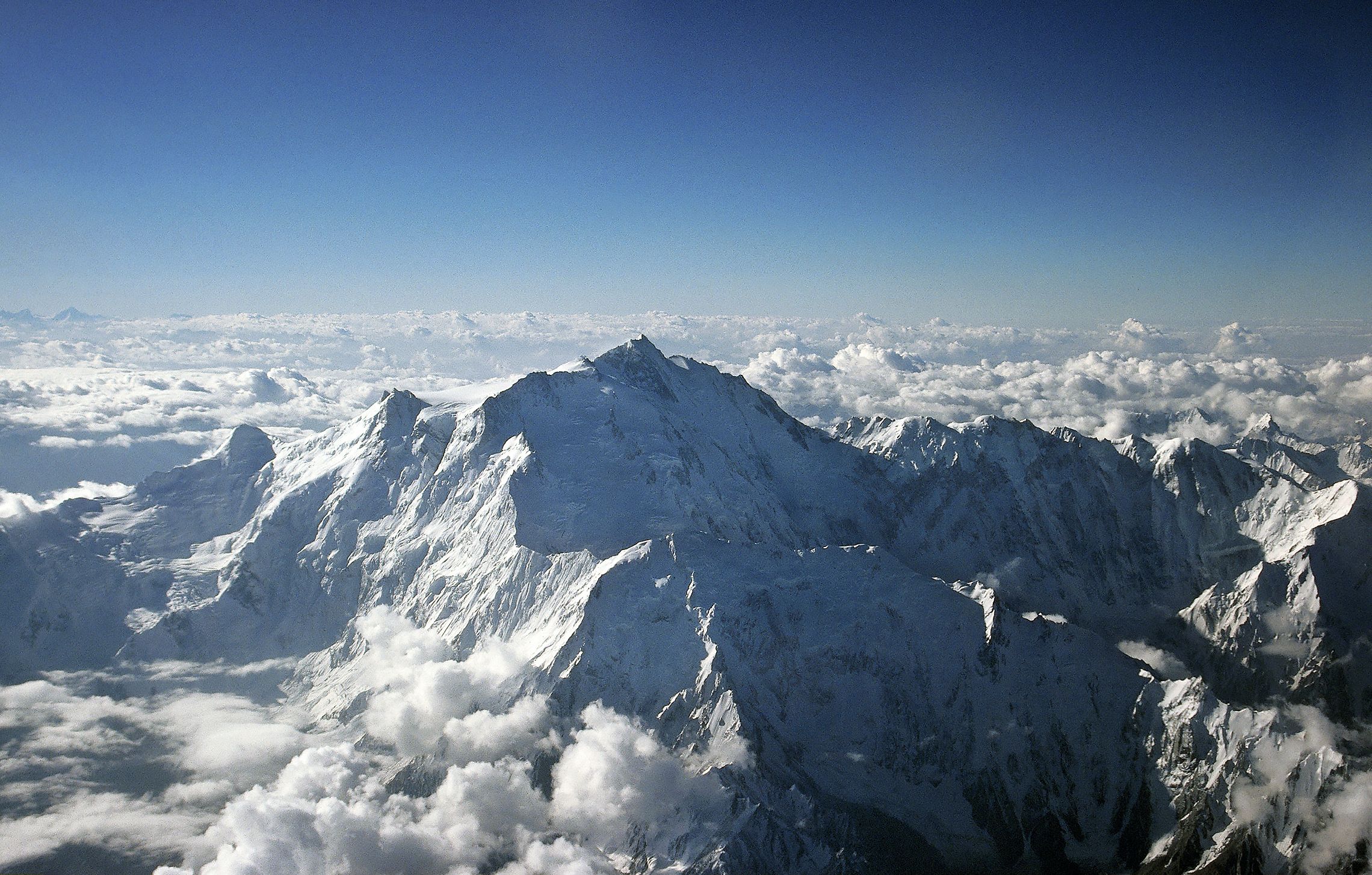 2280x1454 Reinhold Messner. Academy of Achievement