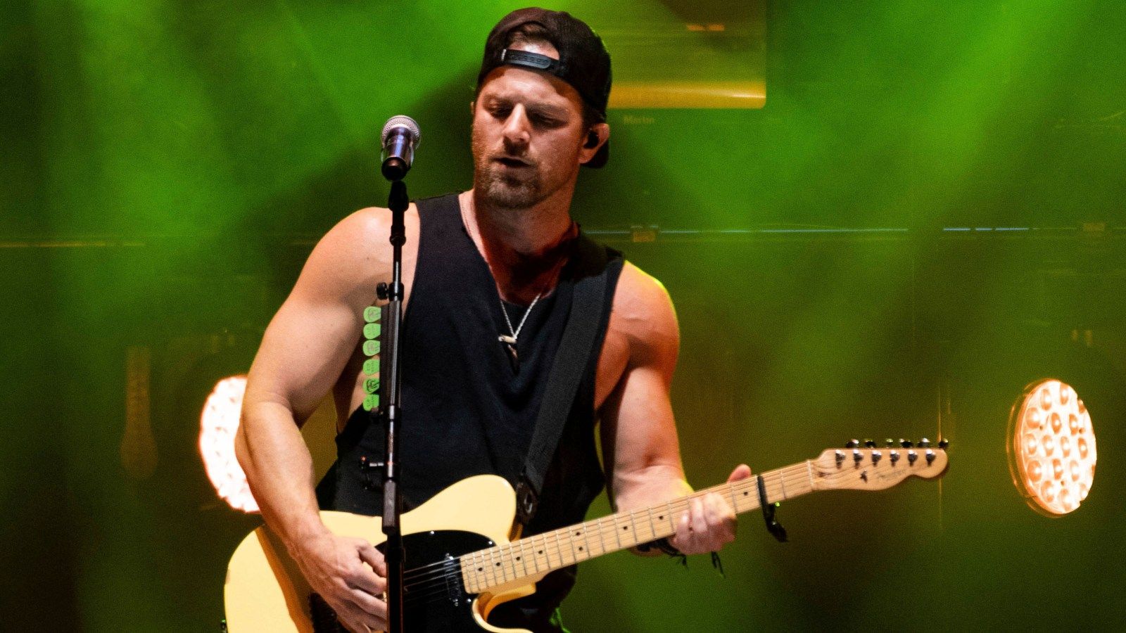 1600x900 Kip Moore's New Song 'She's Mine': Listen
