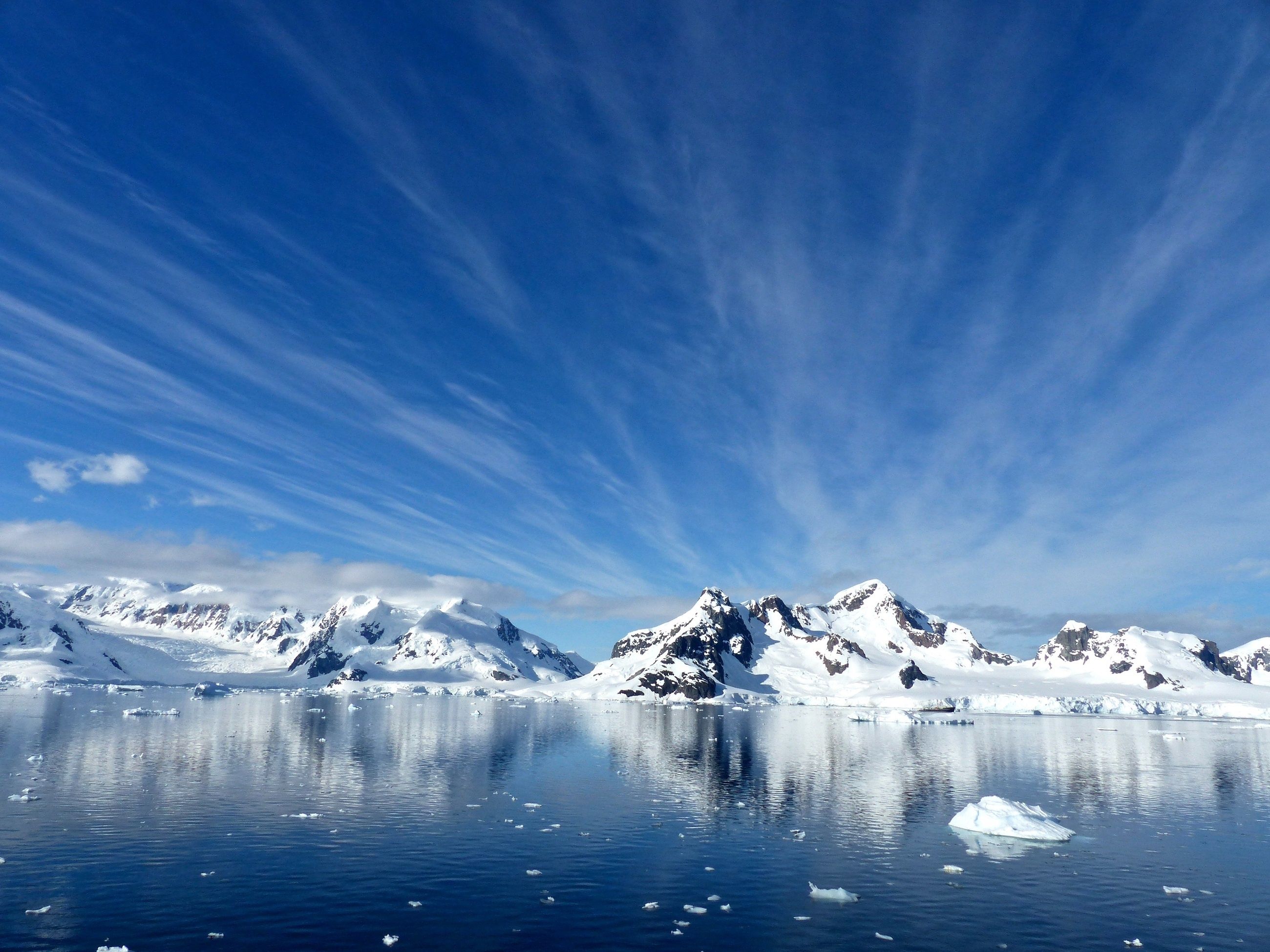 2600x1950 Southern Ocean Wallpaper