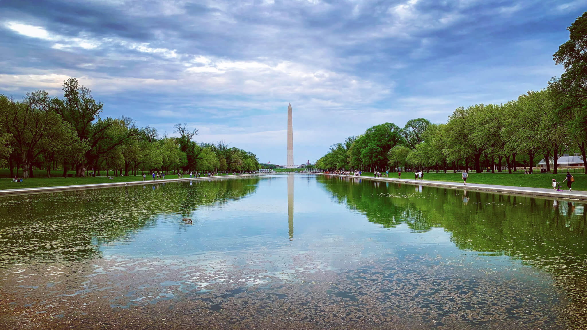 2048x1152 Trump details plan to coat Lincoln Memorial Reflecting Pool “American flag blue”
