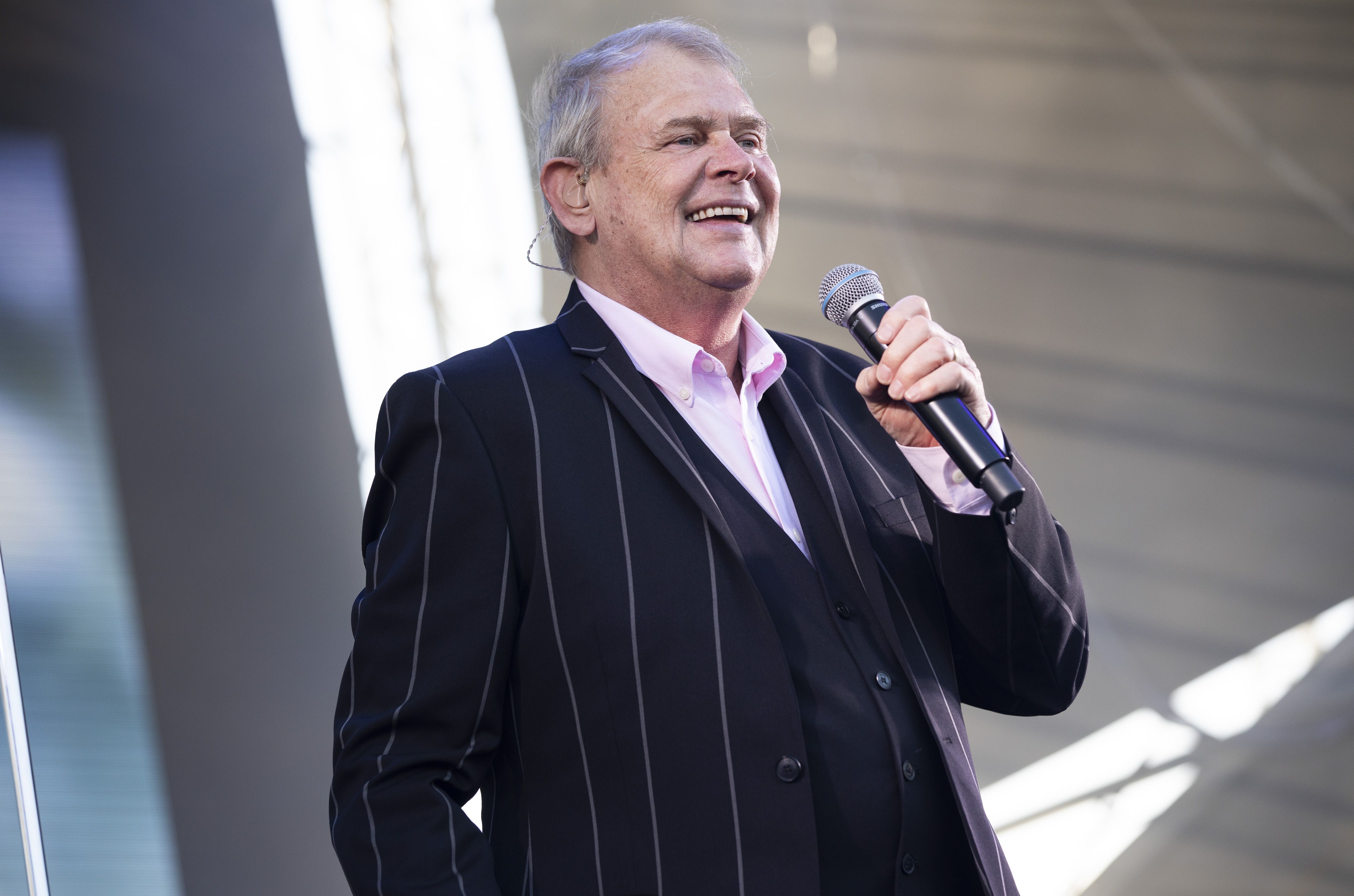 5000x3310 John Farnham Makes Rare Public Appearance Following Cancer Treatment