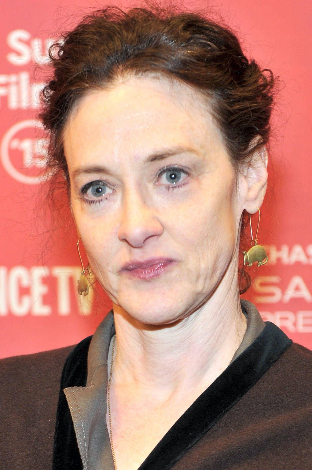 1021x1538 Download Actress Joan Cusack Hollywood Premiere Wallpaper