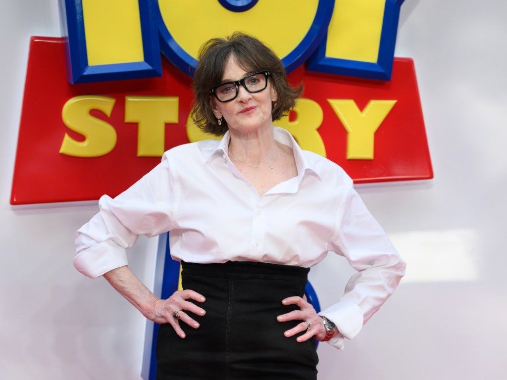 1024x768 Joan Cusack Makes Rare Red Carpet Appearance for 'Toy Story 5'