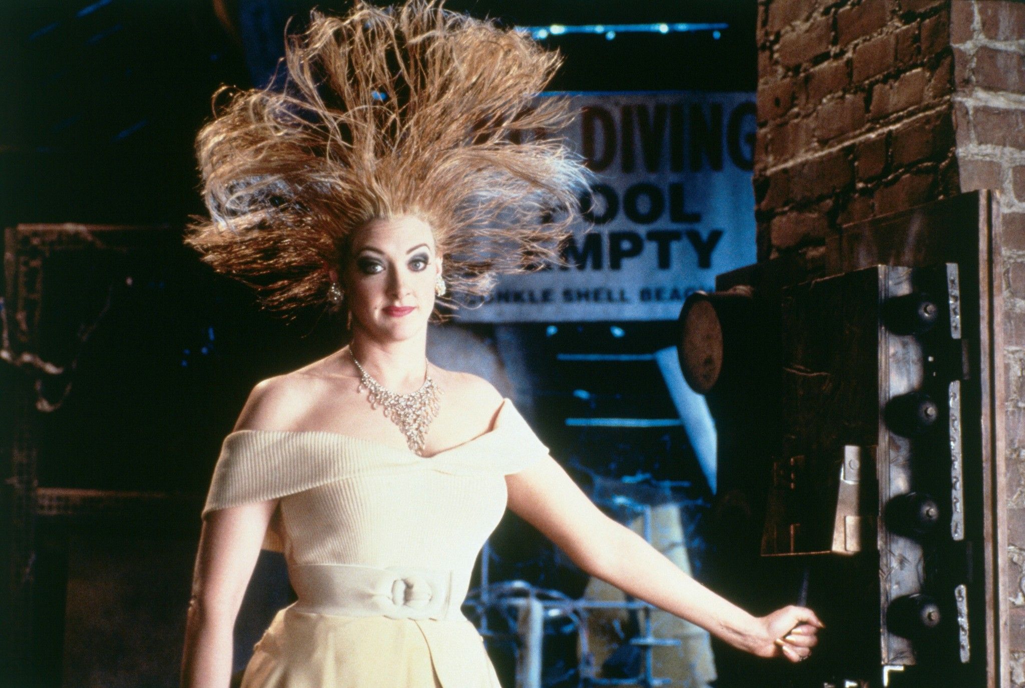 2048x1375 Addams Family Values (1993)