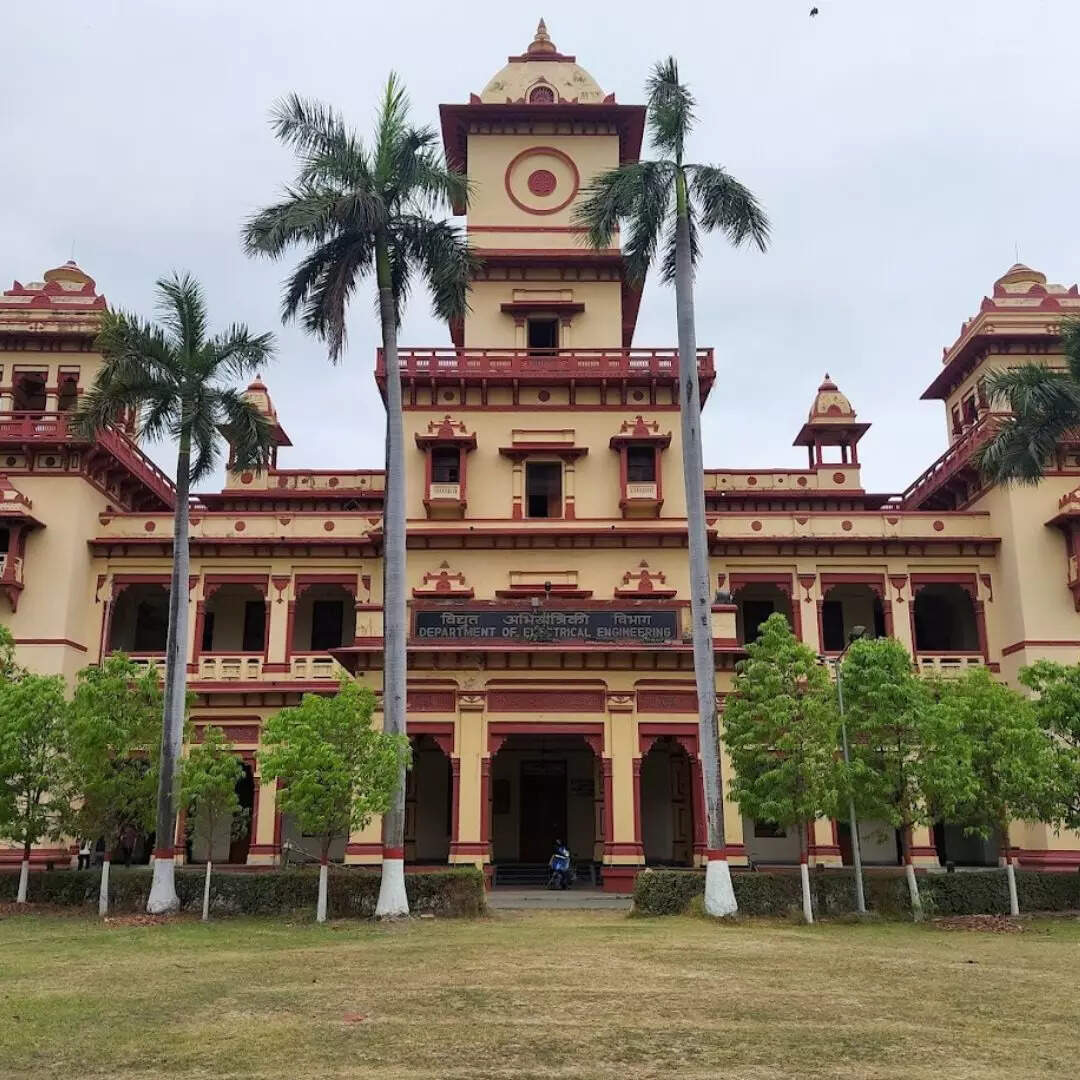 1080x1080 Best Engineering College of UP IIT BHU Highest Placement Top Campus Placement in Google- टूट गया सारा रिकॉर्ड, IIT BHU में 1.65 करोड़ का प्लेसमेंट, 1010 छात्रों को मिली जॉब