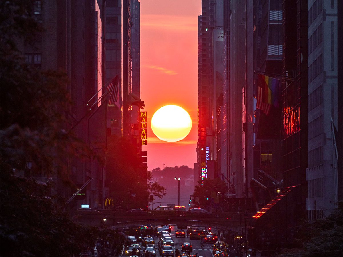 1200x900 Manhattanhenge 2026: Dates, Times & Henges Around the World