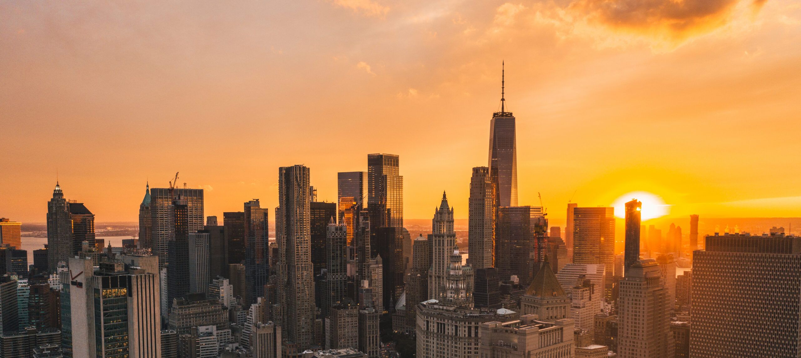 2560x1147 Golden Hour in the Grid: Your Guide to Manhattanhenge