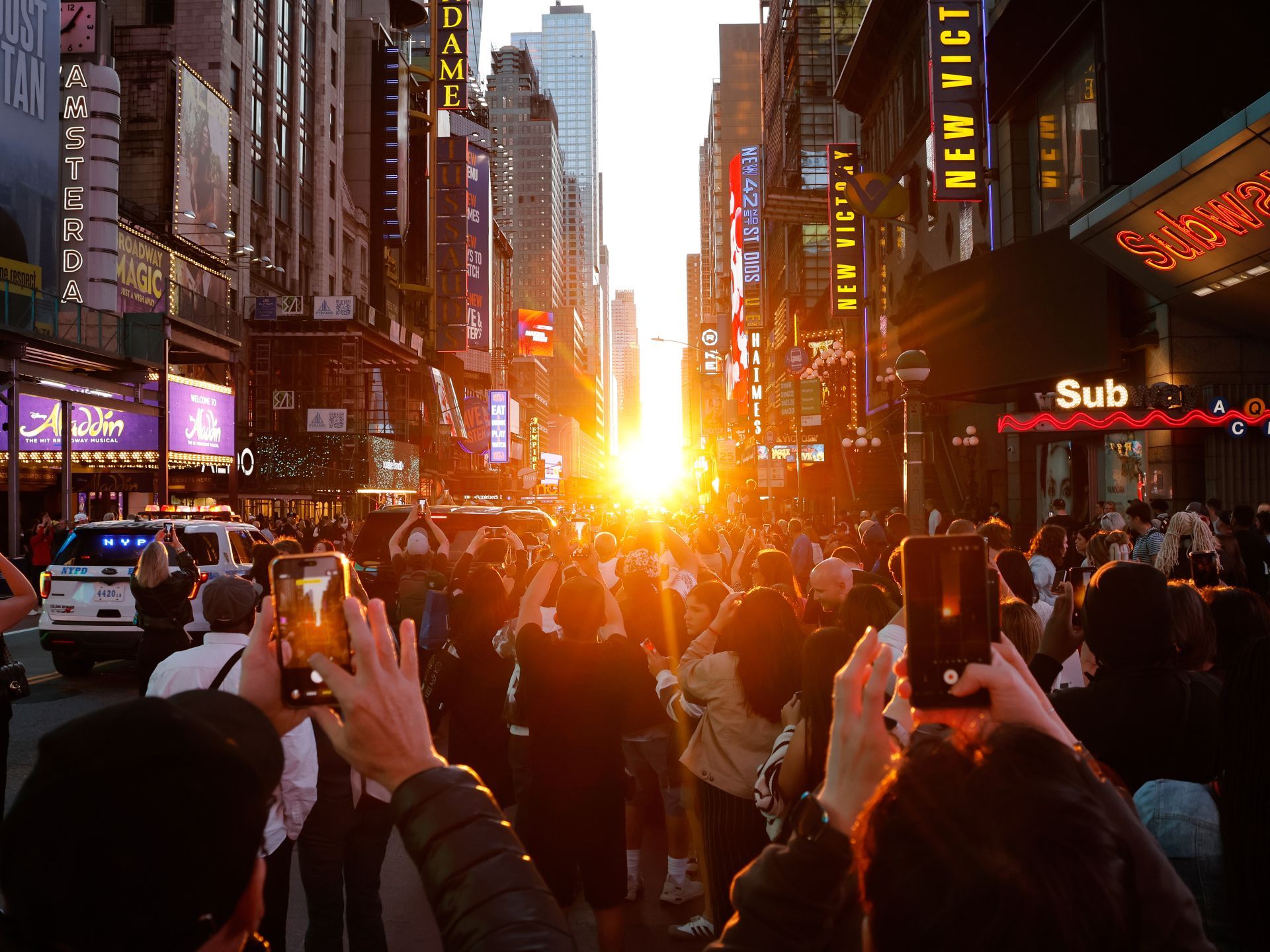 1920x1440 When is Manhattanhenge 2026? New York sunset time today and where to watch the unique spectacle