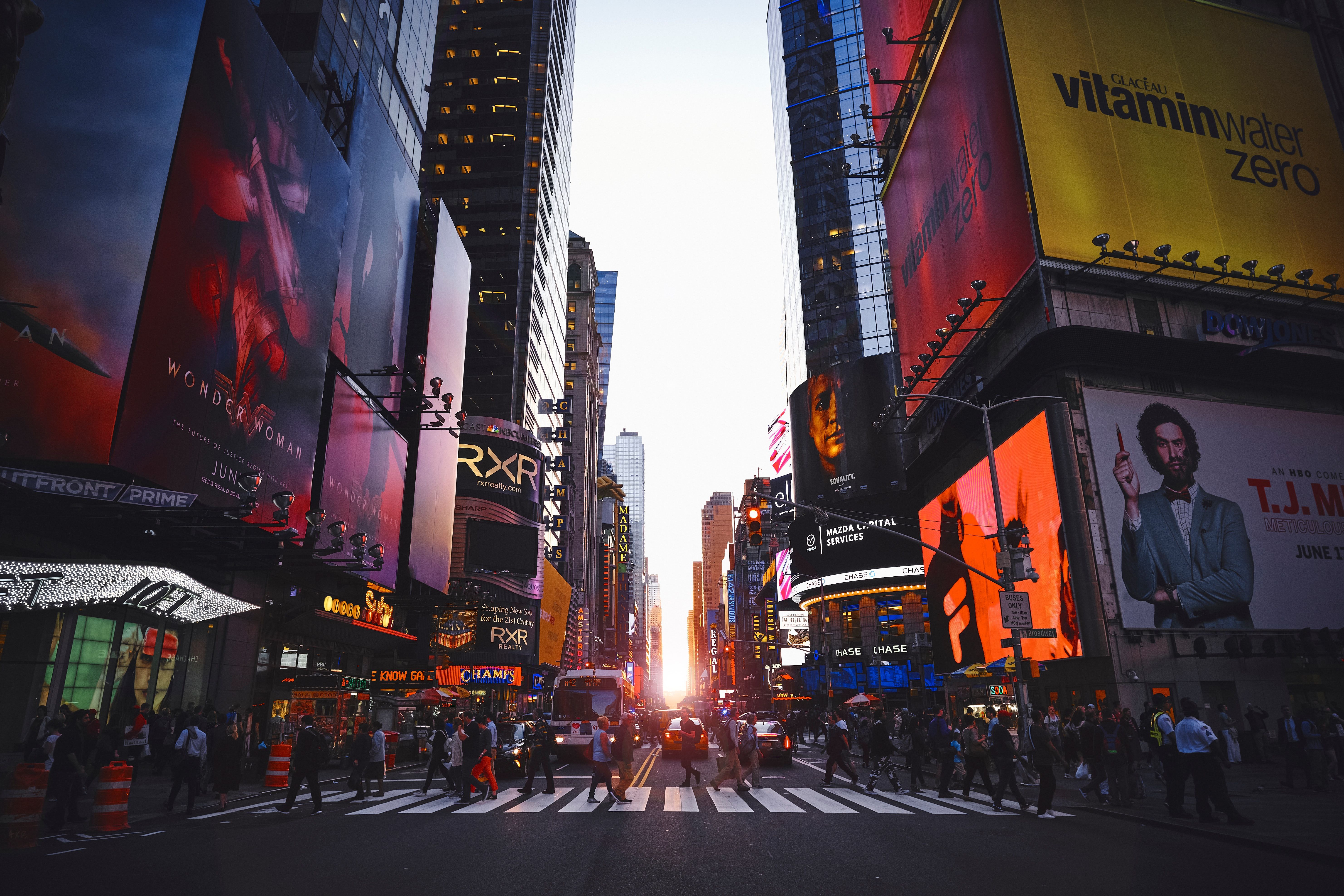 5924x3950 Manhattanhenge on Times