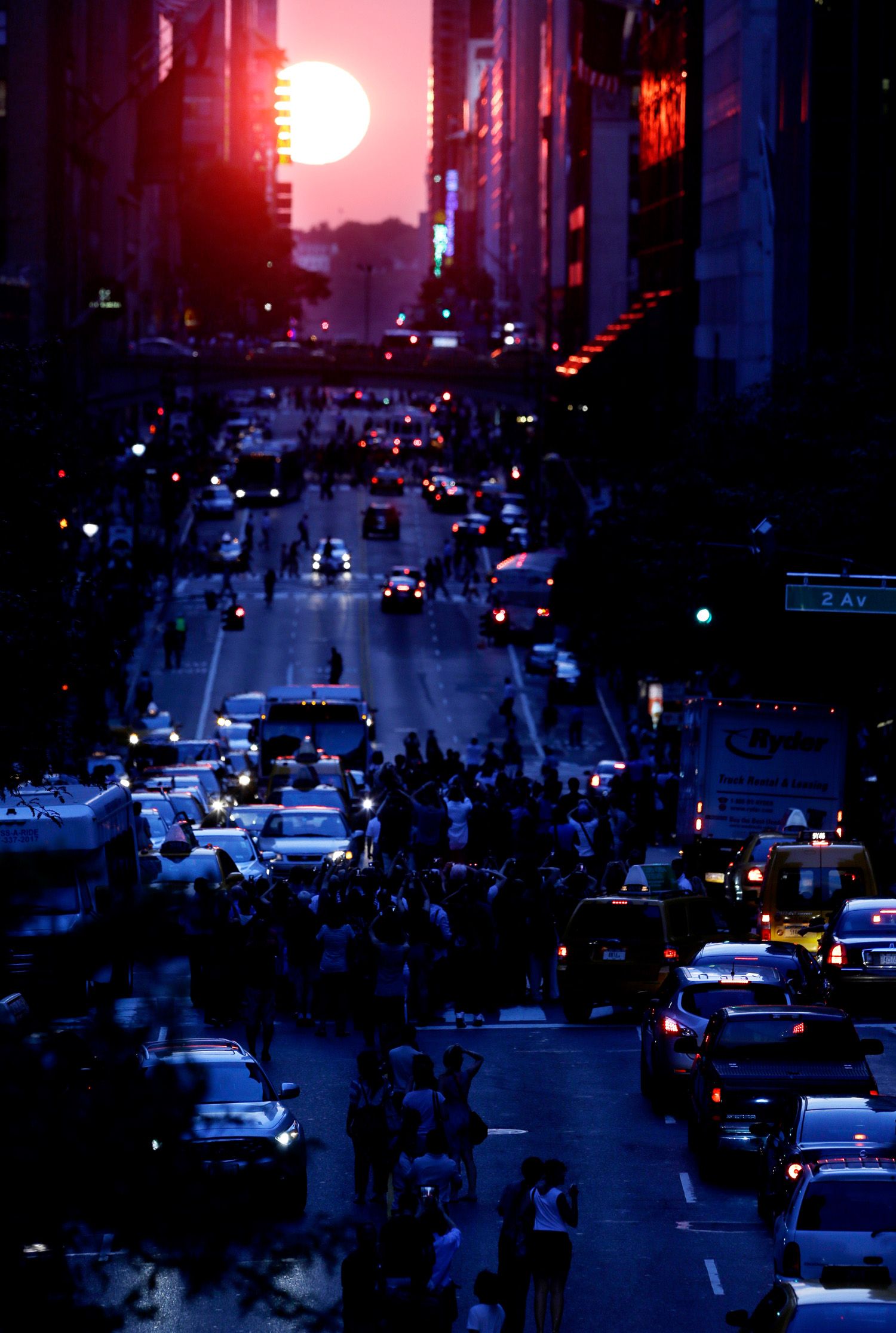 1500x2232 Manhattanhenge's sunset show wows New Yorkers