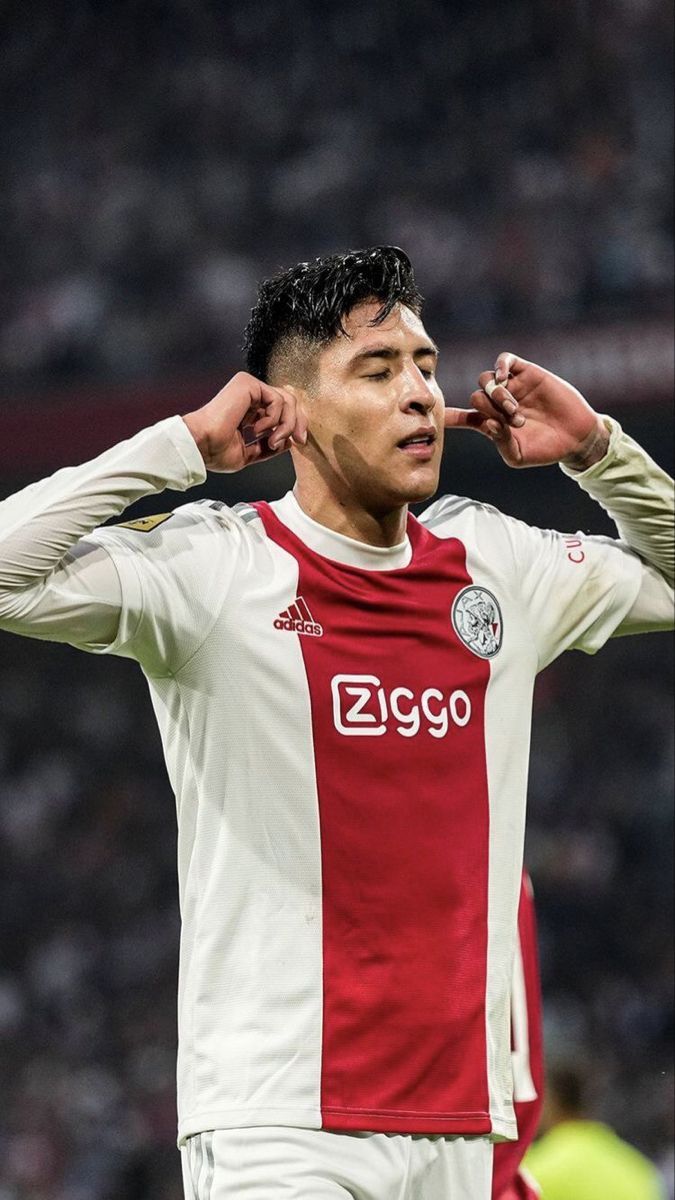 675x1200 Edson Alvarez