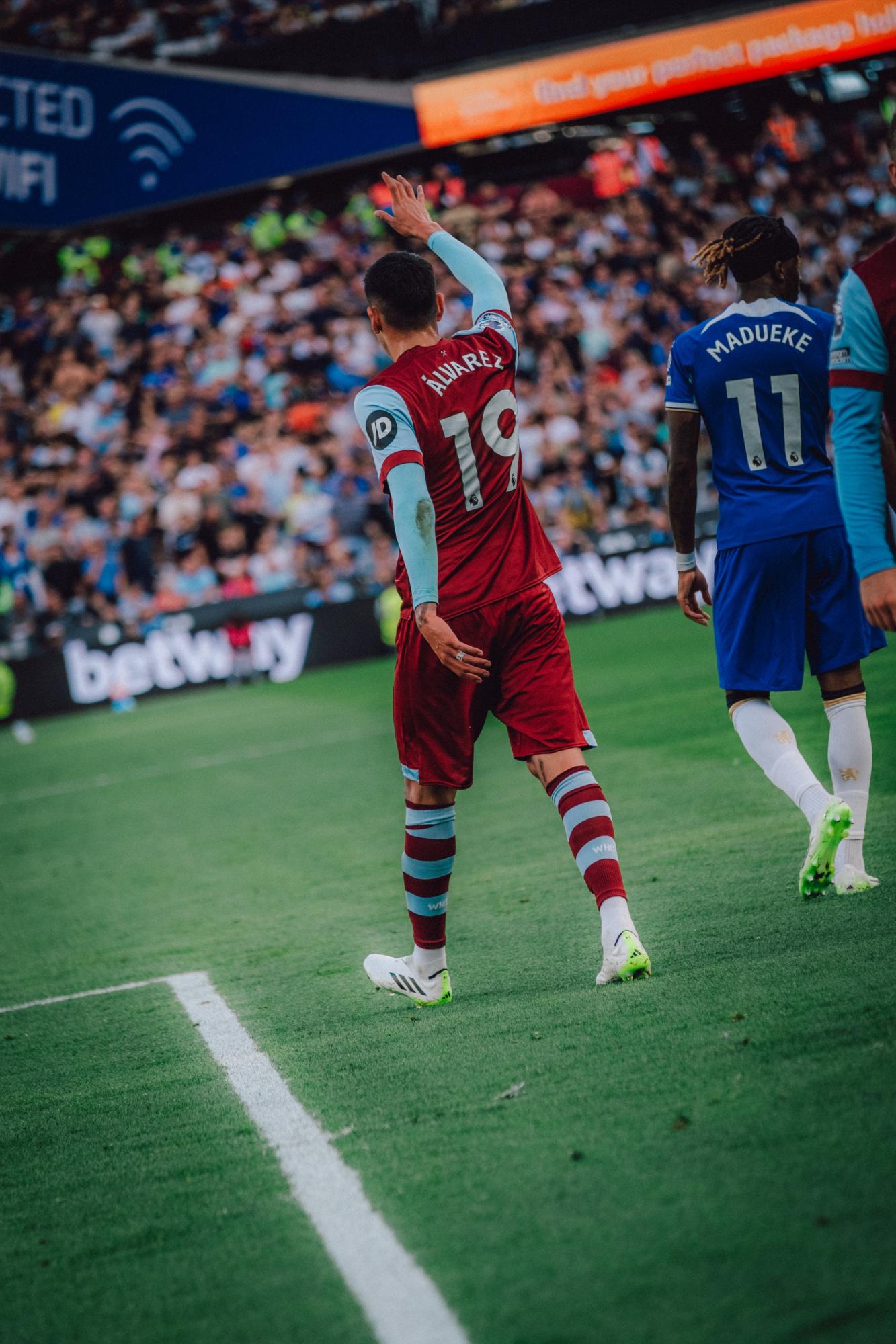 1333x2000 Edson Álvarez debuta con el West Ham United