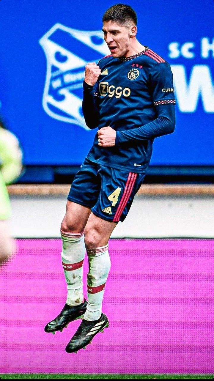 720x1282 Edson Alvarez
