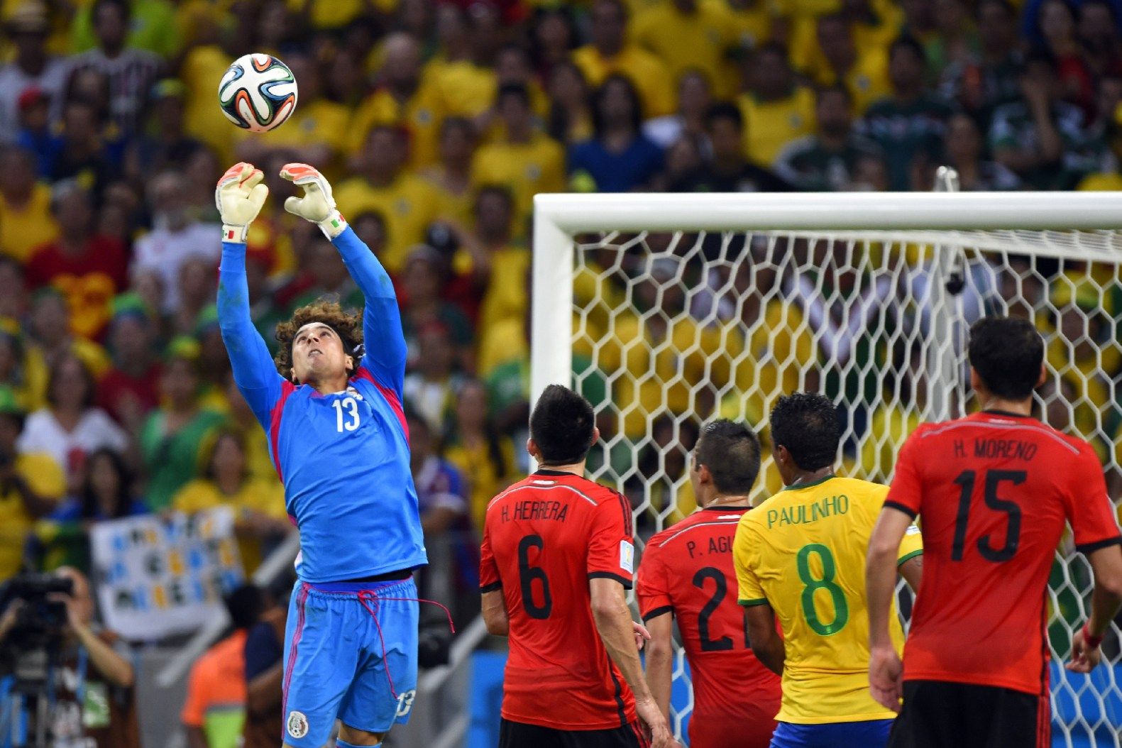 1581x1054 Guillermo Ochoa Saves Mexico at the World Cup