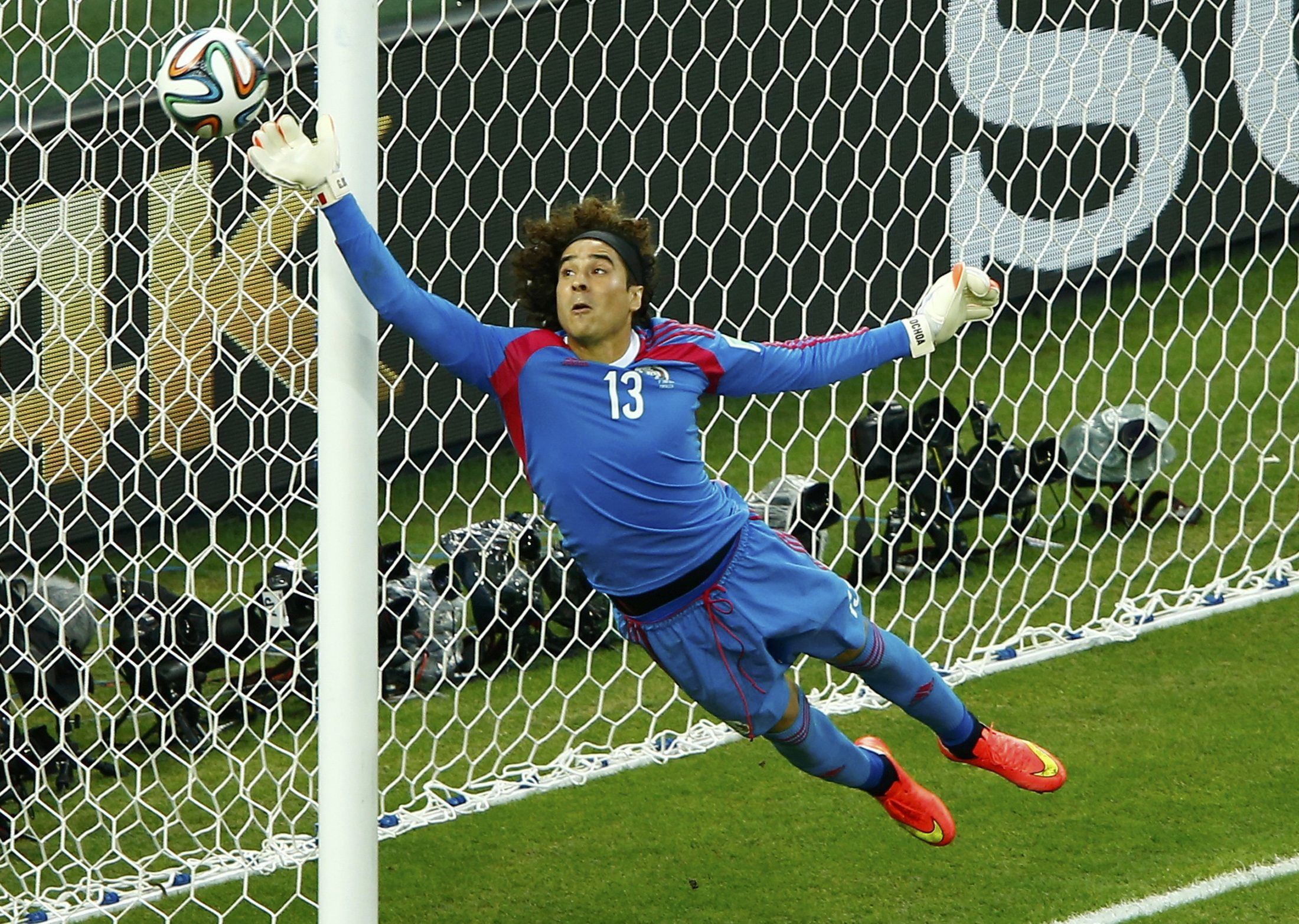 2200x1566 Mexico's goalkeeper Guillermo Ochoa shuts down Brazil