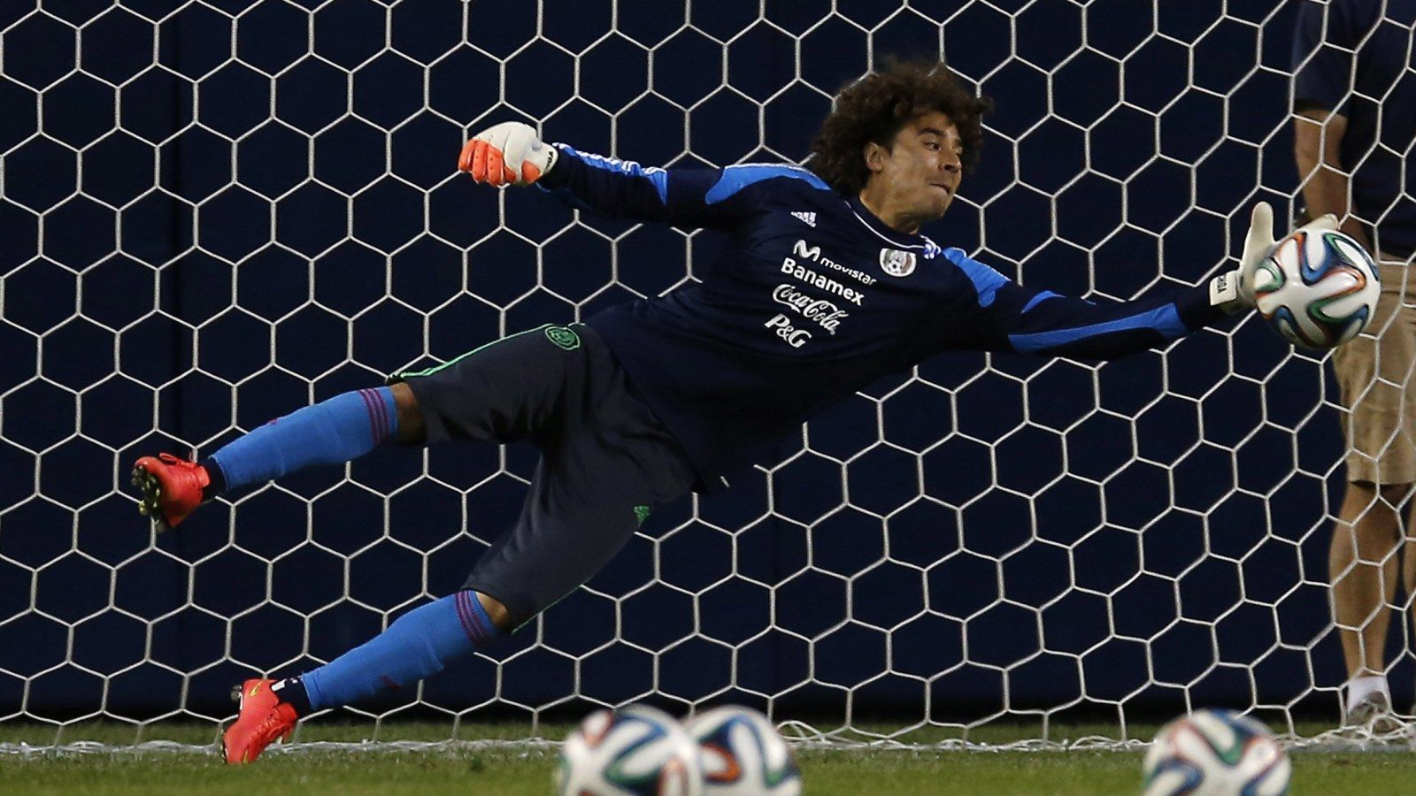 1600x900 El Tri World Cup 2014 Lineup: Guillermo 'Memo' Ochoa To Be Starting Goal Keeper For Mexico Vs Cameroon