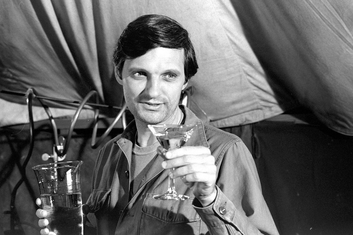 1440x960 Alan Alda Knows His Feminist History