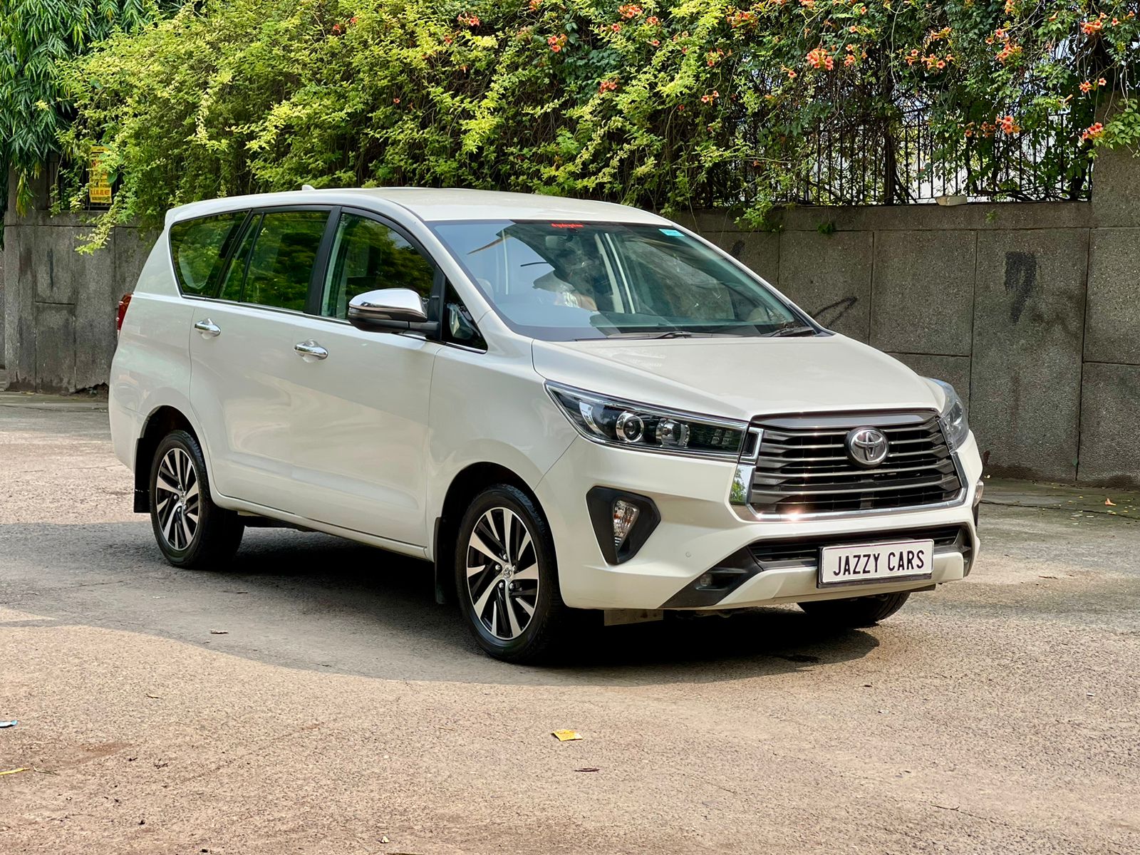 1600x1200 TOYOTA INNOVA CRYSTA 2.7 Z AT