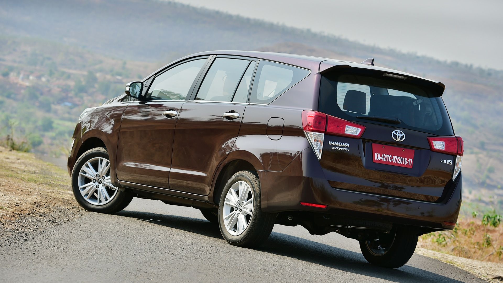 1920x1080 Toyota Innova Crysta 2016 STD Exterior Car Photo