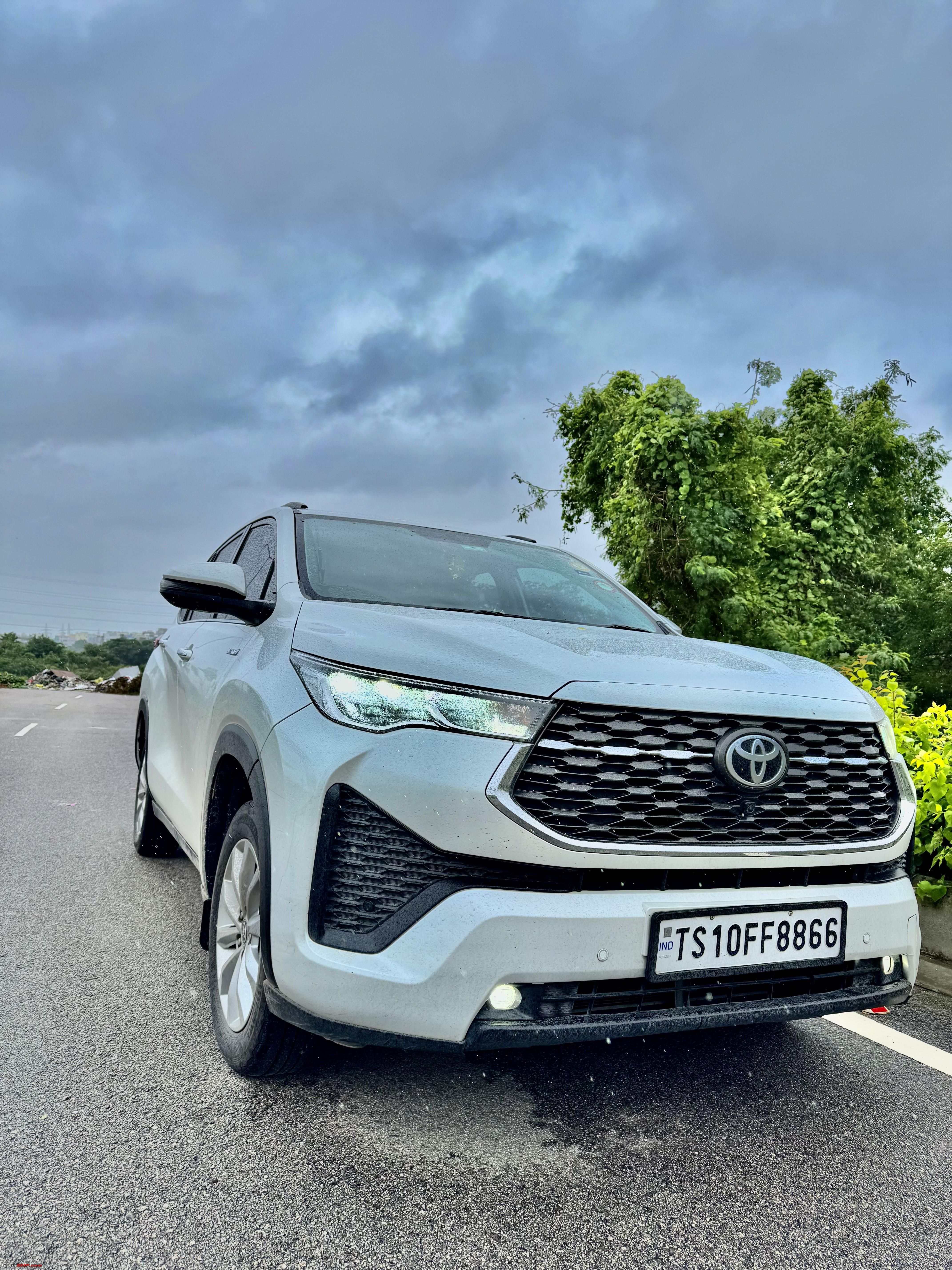 4284x5712 Toyota Innova Hycross Review