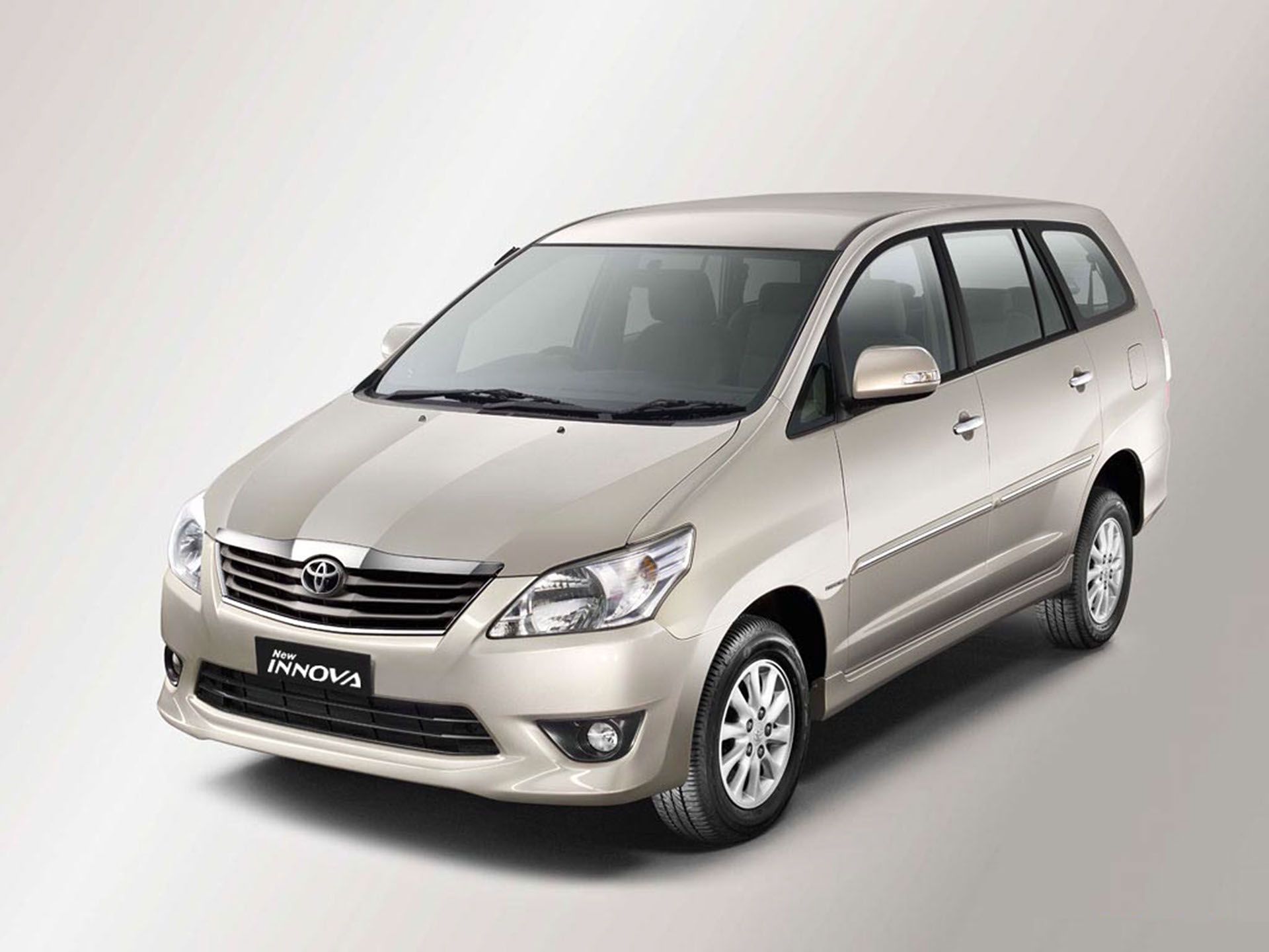 1920x1440 Toyota Innova Vehicle (2). Image - Behance