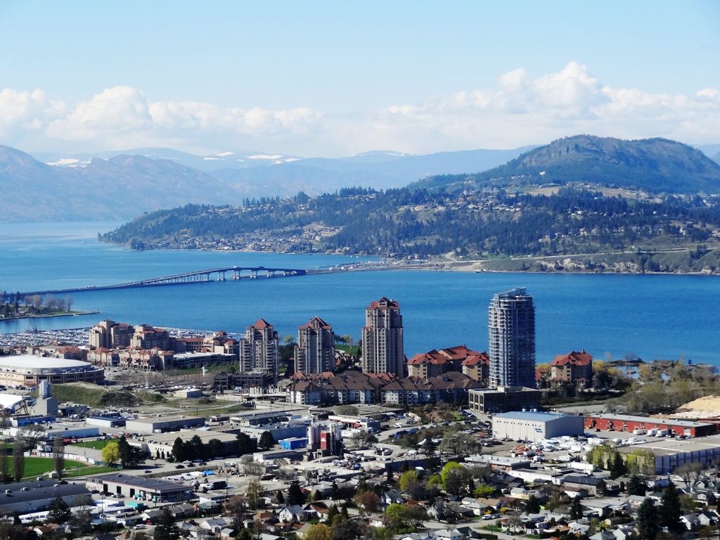 1024x768 Living in Kelowna, B.C