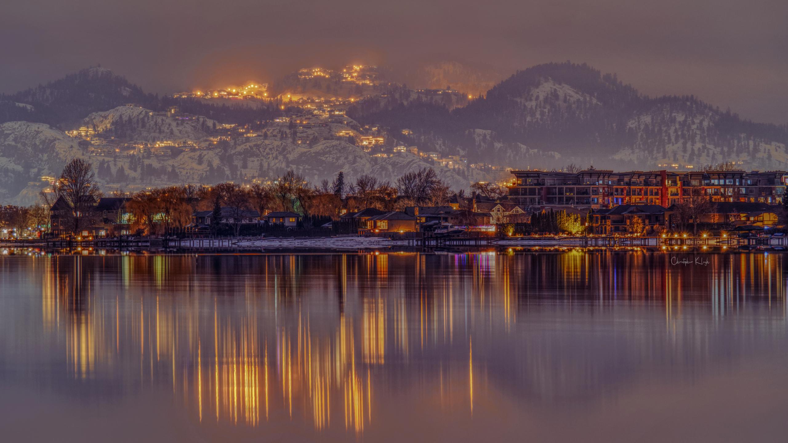 2560x1440 Knox Mountain with Magic Estates homes in the background on a wonderful winters night!