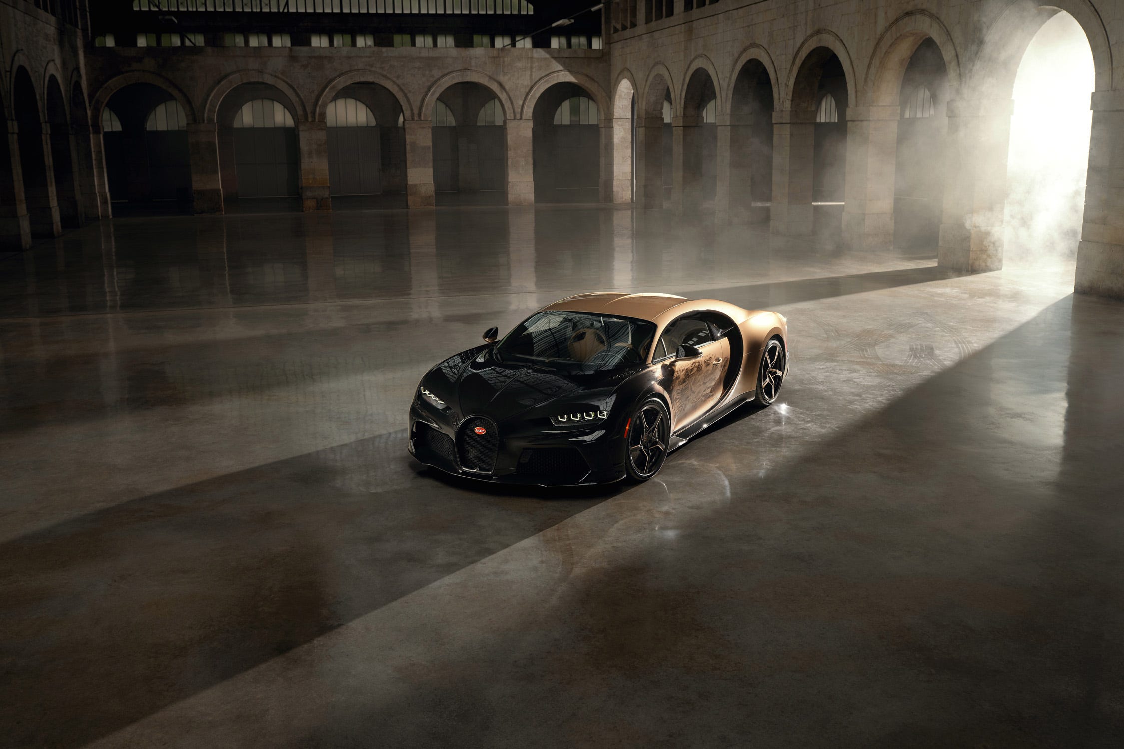 2250x1500 View Photo of the Bugatti Chiron Super Sport Golden Era