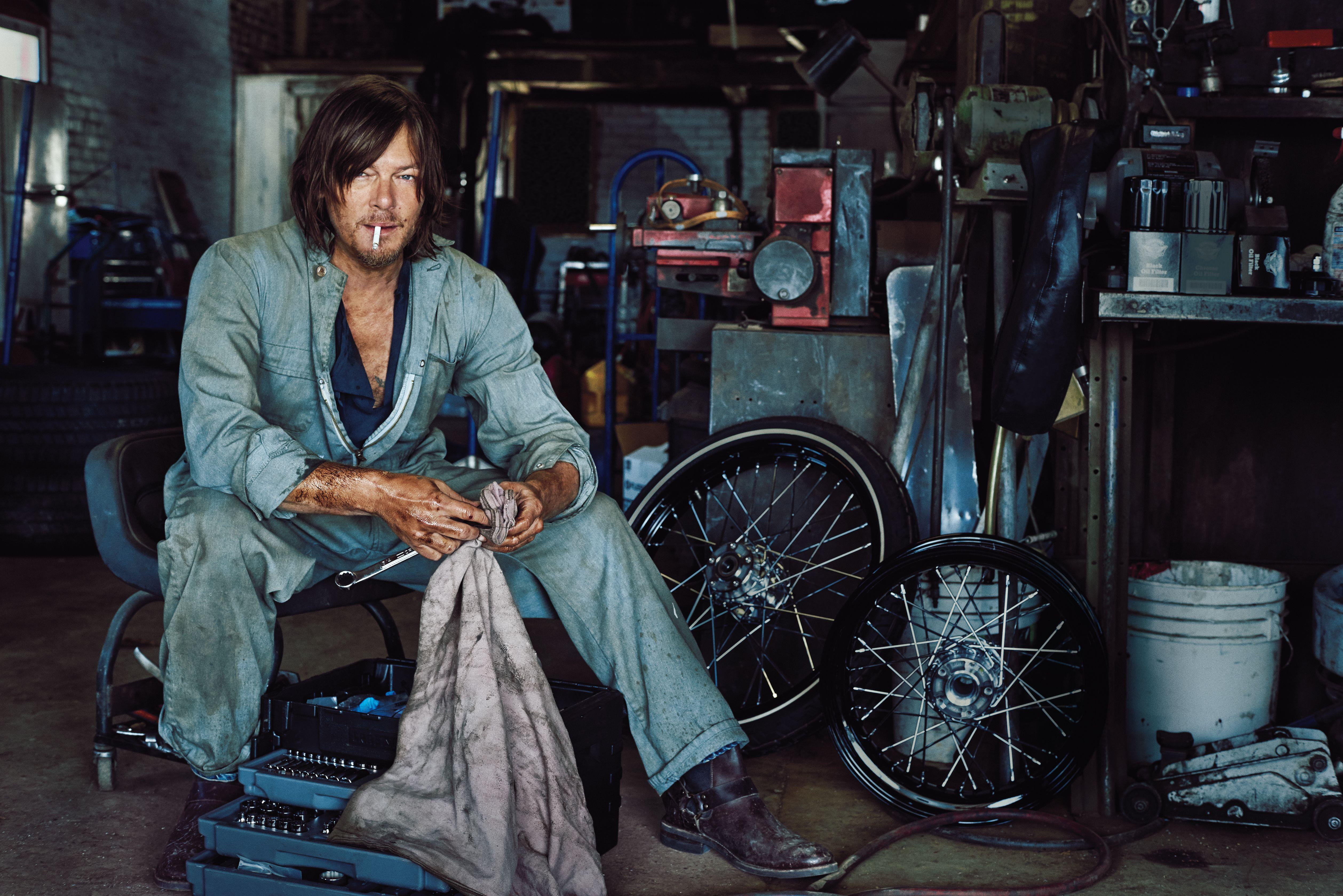 5033x3359 norman reedus, actor, garage Wallpaper, HD Man 4K Wallpaper