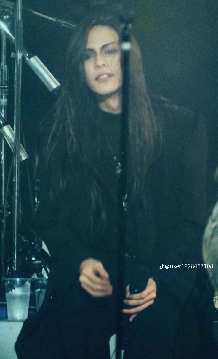 736x1213 Atsushi Sakurai as Dramatic insp, maybe?