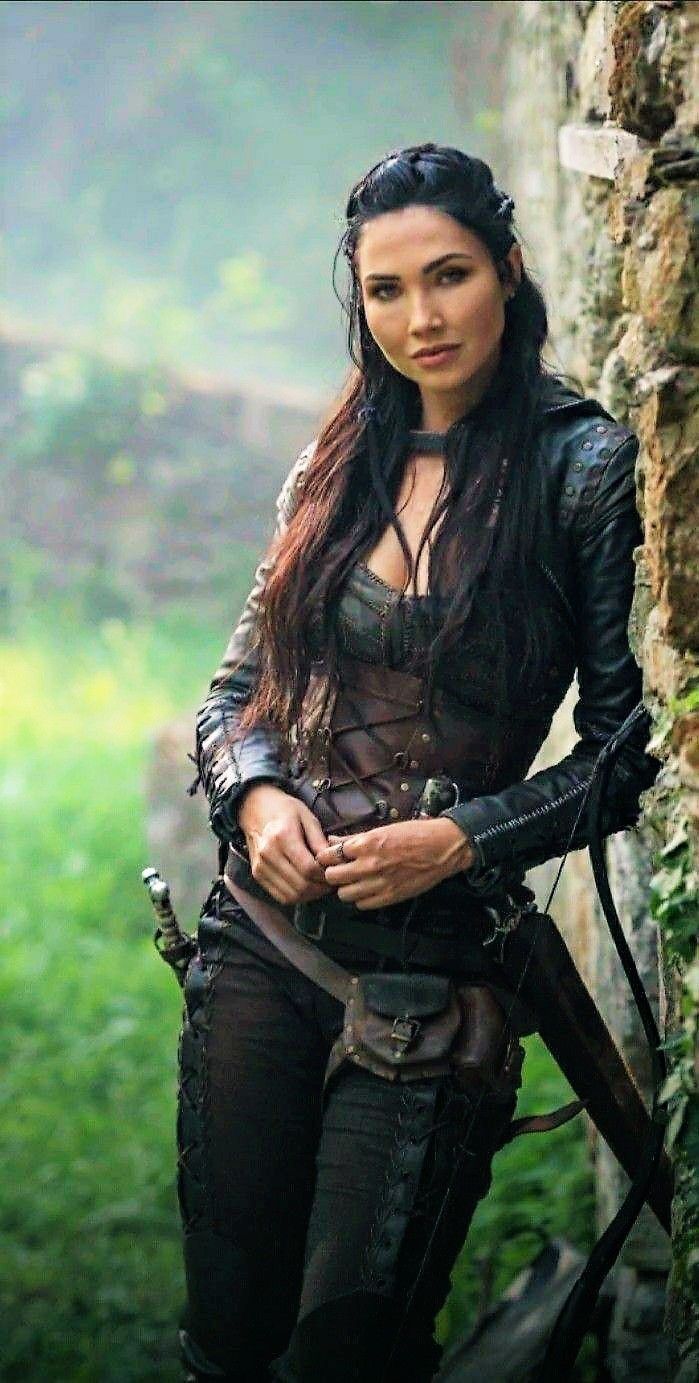 699x1383 Jessica Green As Talon (CW 2018 21)