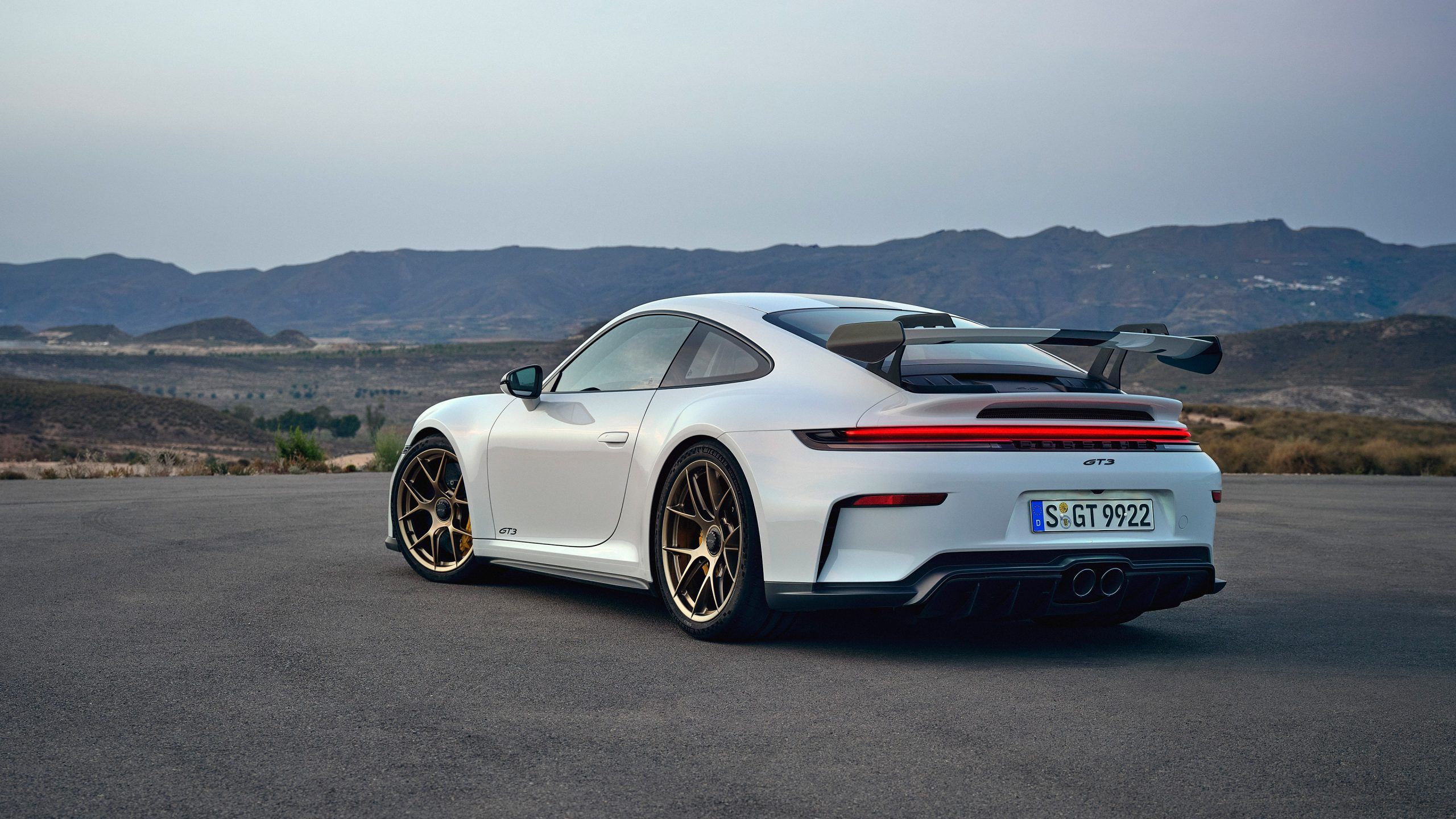2560x1440 Porsche 911 GT3 Wallpaper
