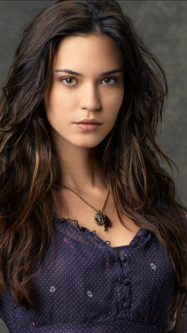 750x1334 Odette Annable Phone Wallpaper: Free 4K & HD Downloads