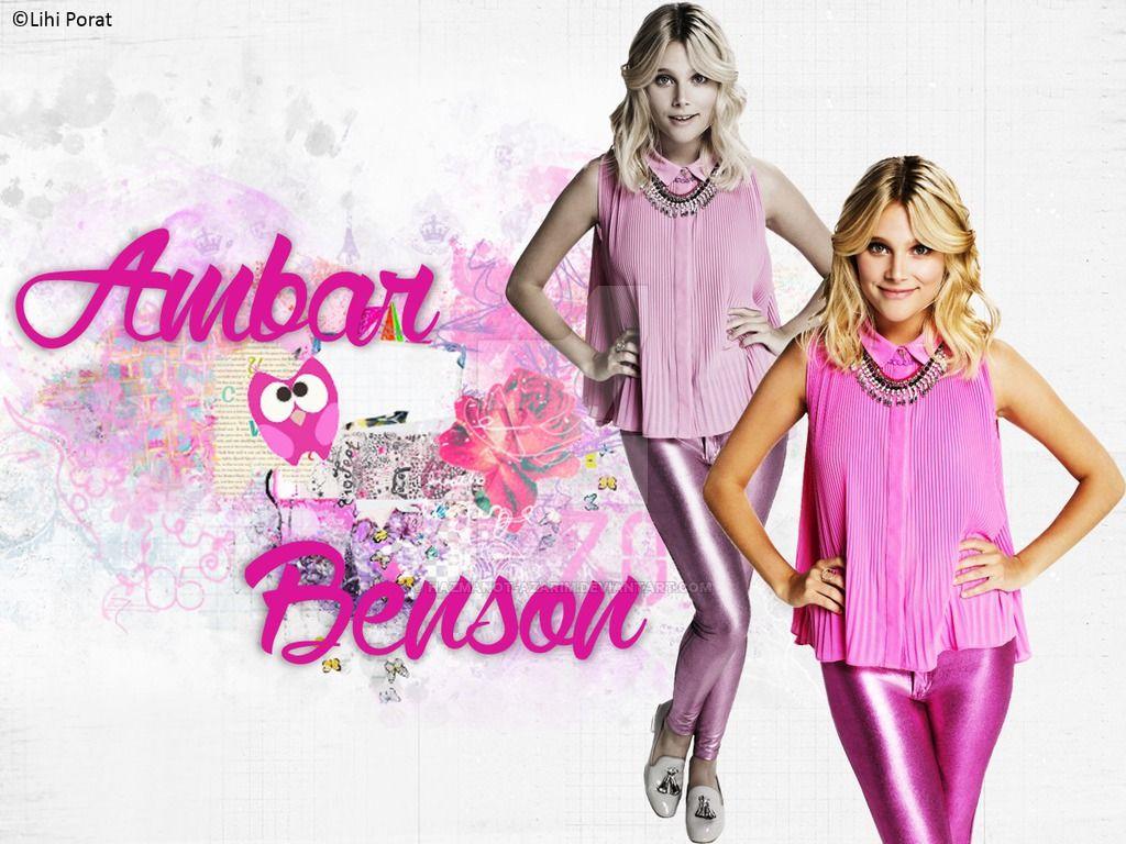1024x768 Valentina Zenere Wallpaper