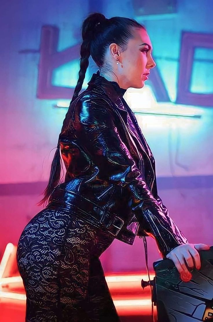 736x1113 Elize Ryd