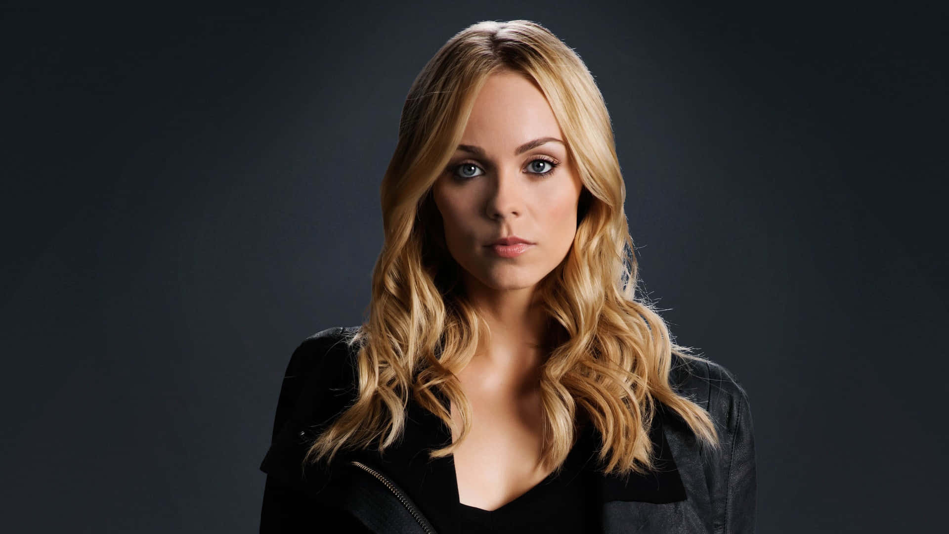 1920x1080 Laura Vandervoort Wallpaper