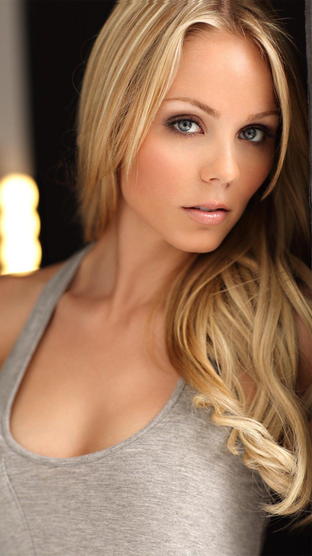 1080x1920 Laura Vandervoort Wallpaper