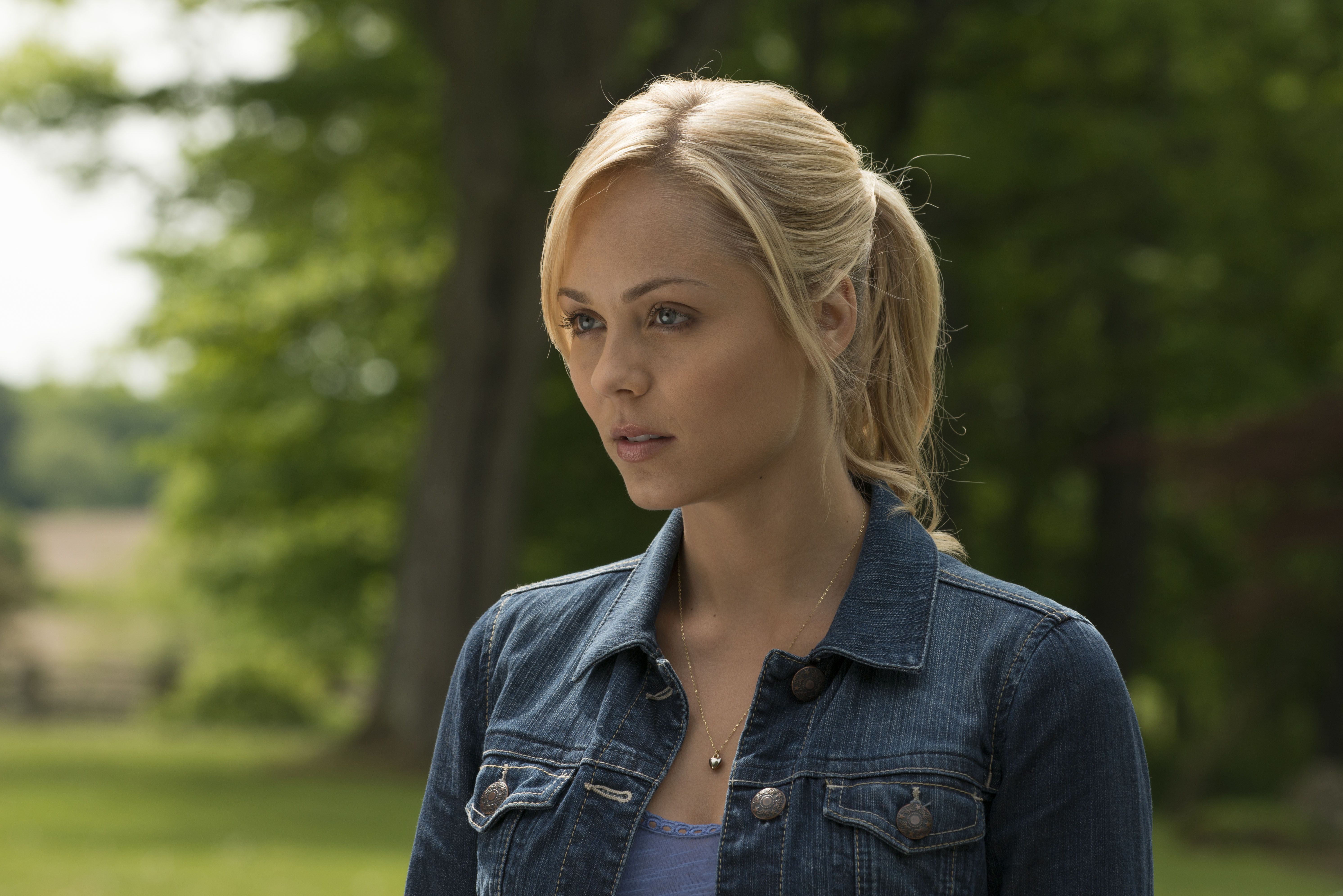 5968x3983 Wallpaper actress, blonde, the series, dzhinsovka, Laura Vandervoort, Laura Vandervoort, Bitten, Ask for mobile and desktop, section фильмы, resolution 5968x3983