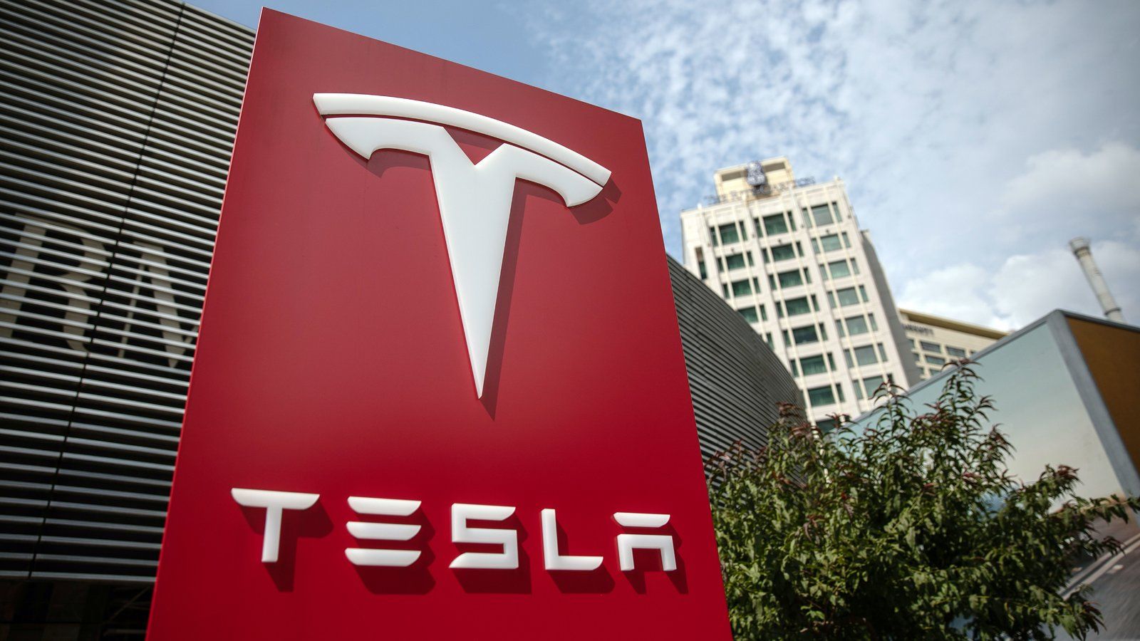 1600x900 Betting Against Tesla: Short Sellers Make Their Case