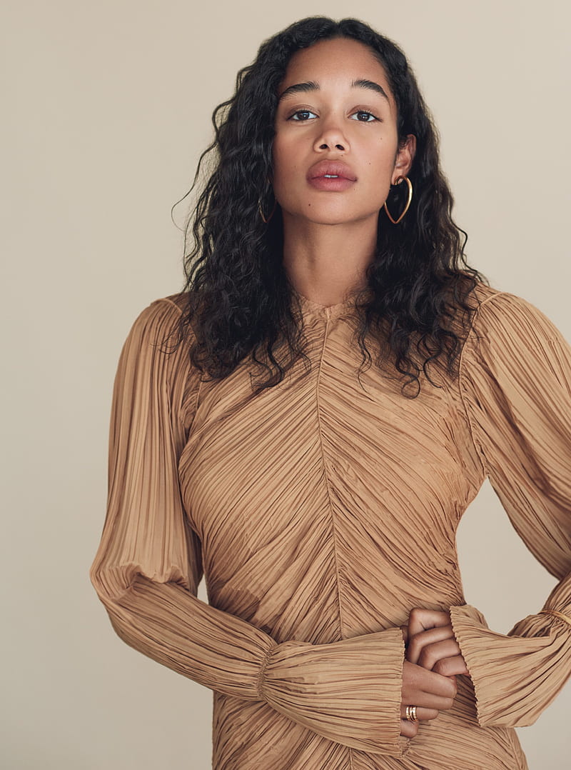 800x1078 HD laura harrier wallpaper