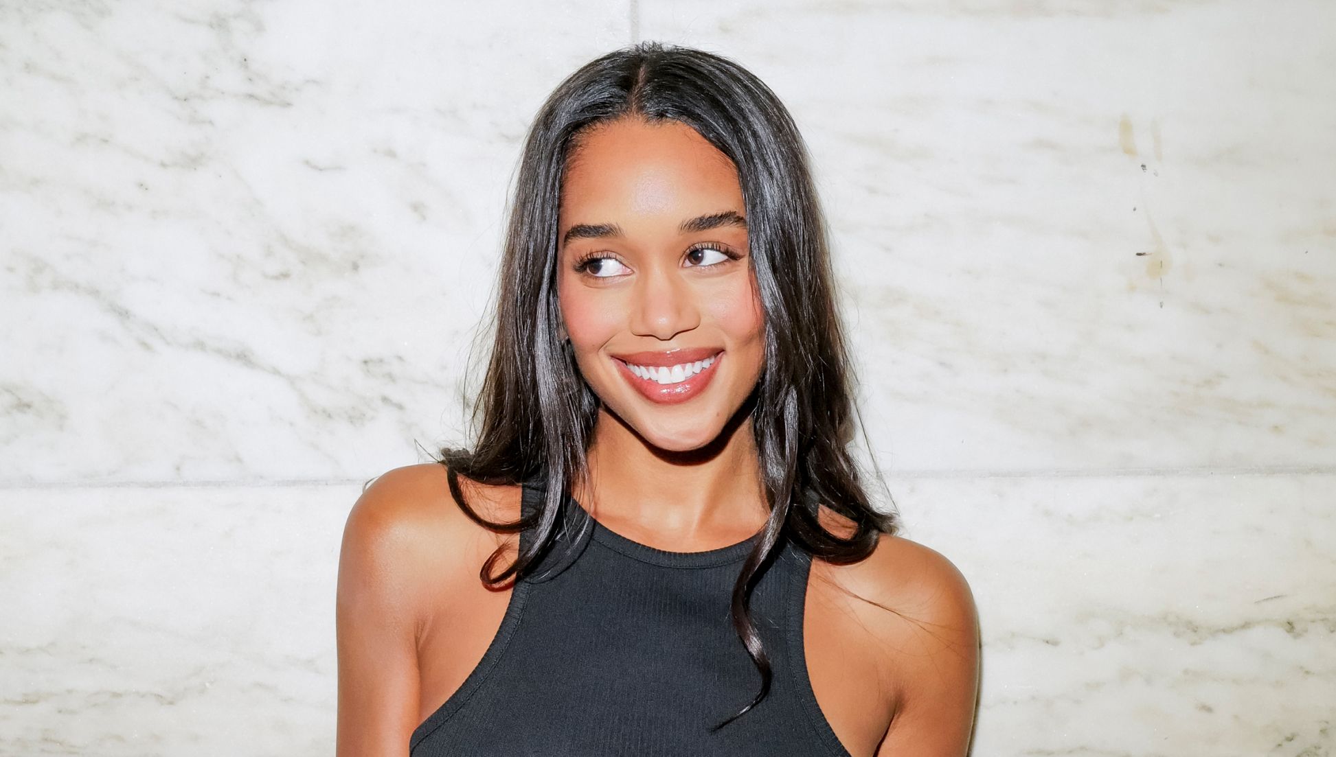 1945x1103 Laura Harrier's Favorite J.Crew Fall Staples Could Belong To A New York City Rom Com Heroine