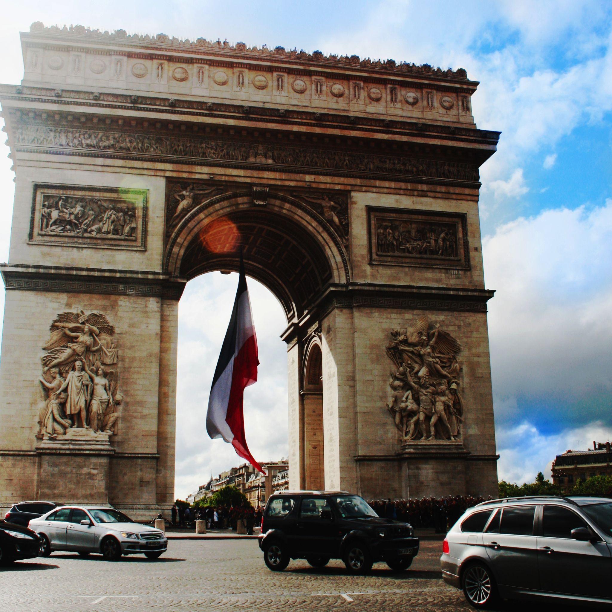 2048x2048 Arc De Triomphe Wallpaper