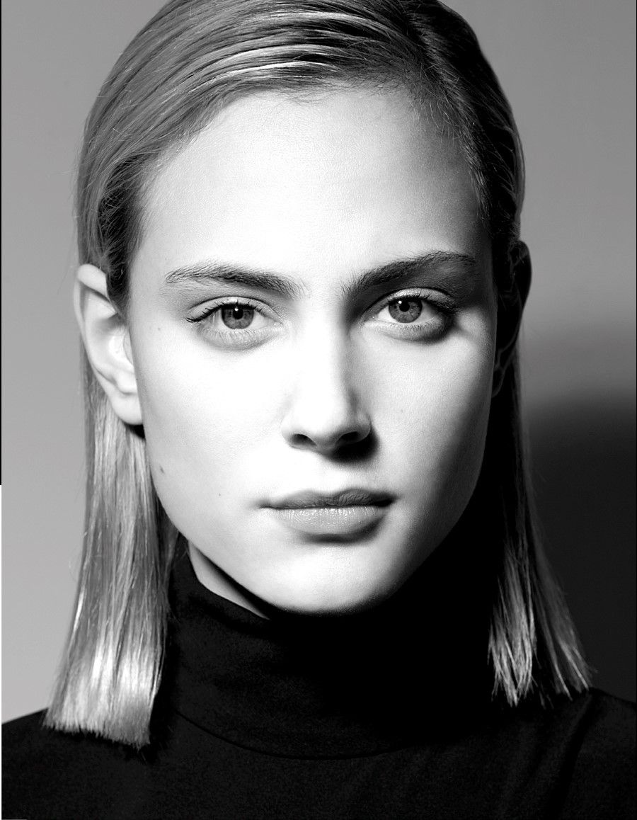 900x1158 Nora Arnezeder