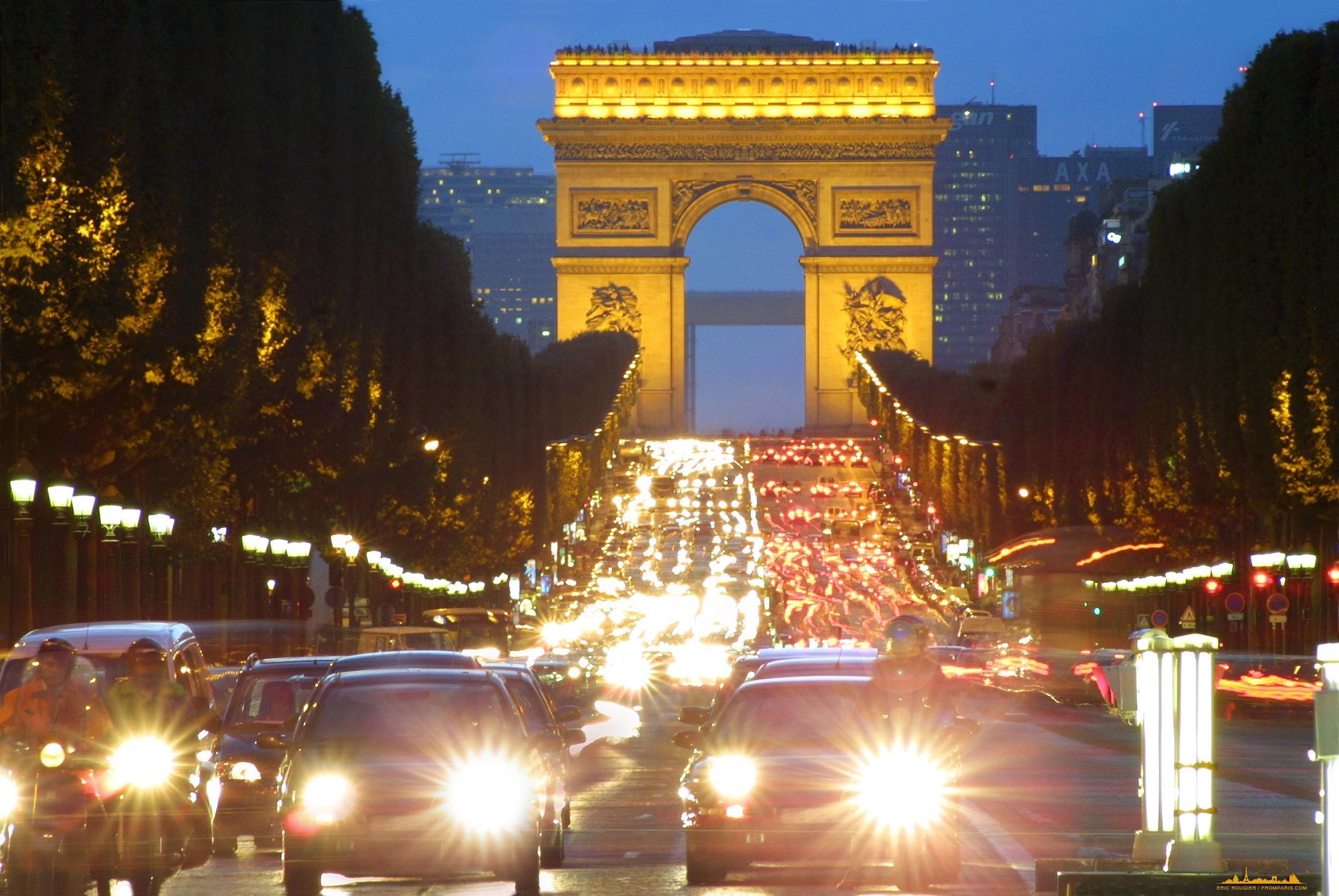 2500x1673 Arc De Triomphe Wallpaper