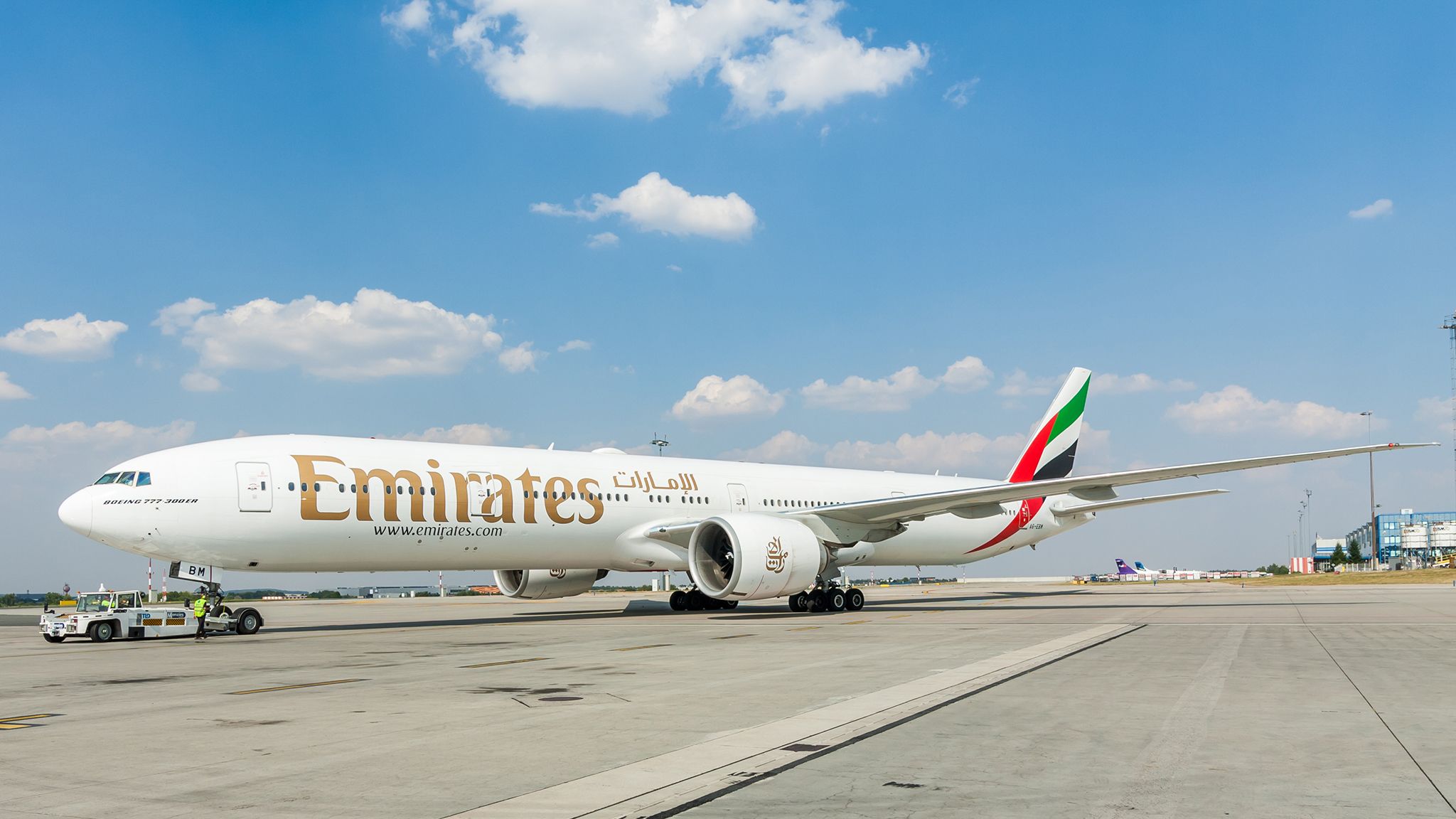 2048x1152 Emirates, Royal Jordanian Bite Back at Electronics Ban on Twitter. Condé Nast Traveler