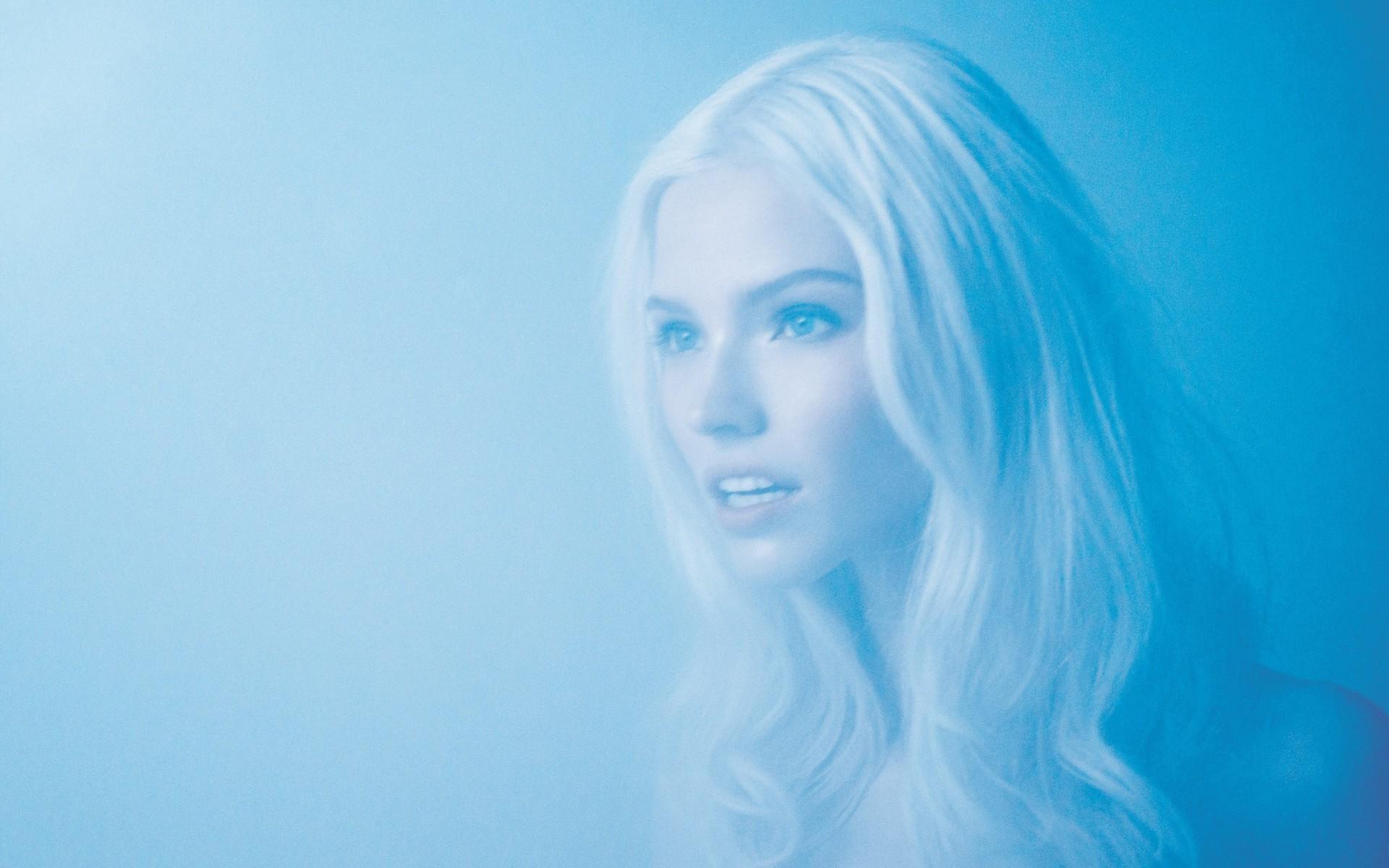 1920x1200 Sasha Luss Wallpaper