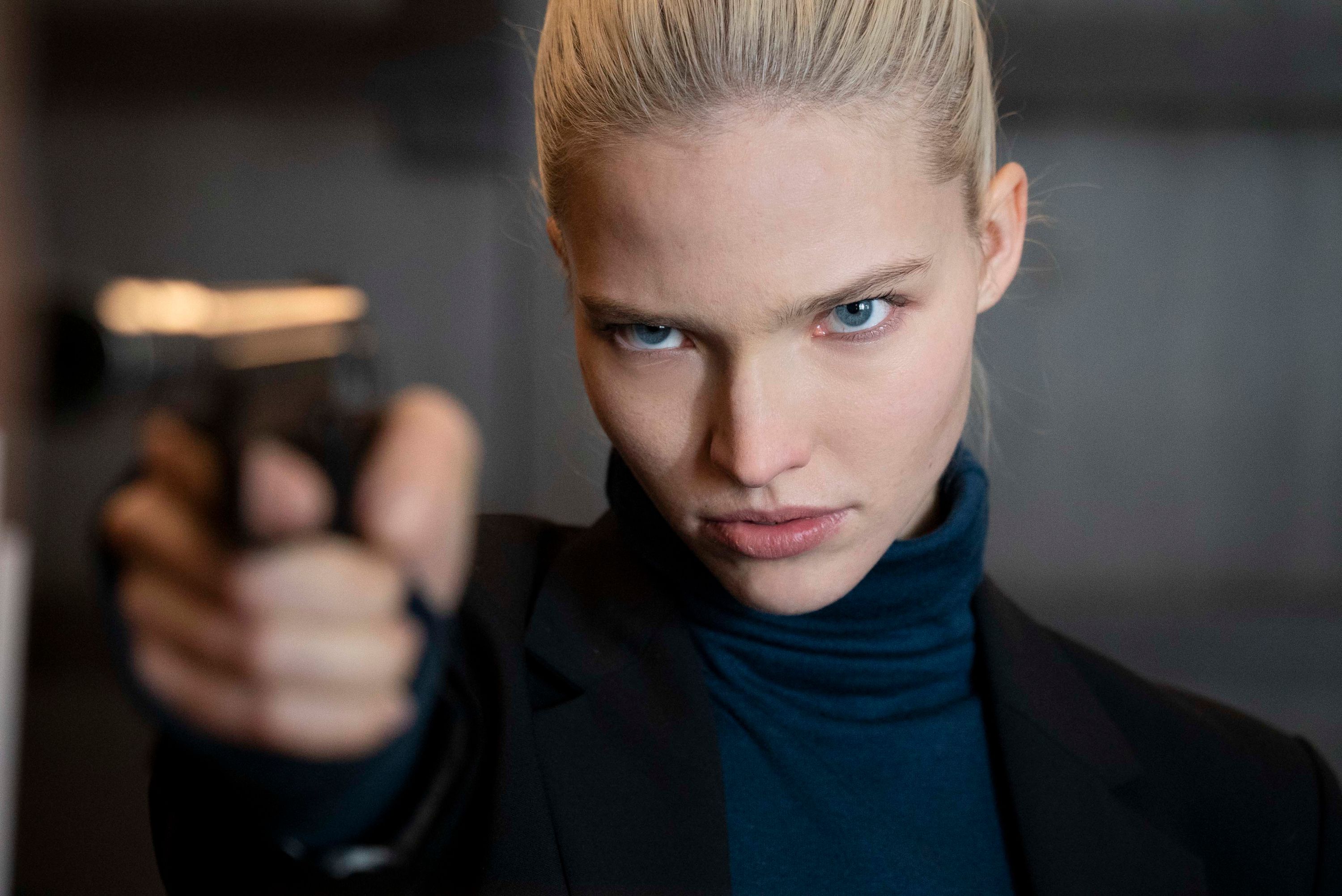 3000x2004 Download Sasha Luss Anna (Movie) Movie HD Wallpaperx1336